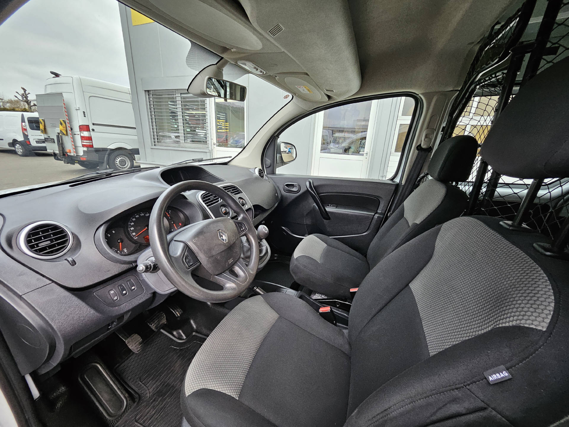 RENAULT KANGOO Expr. Maxi 1.5 dCi 95 Business S/S * 6 - Gangschaltung * Klima * Tempomat *-image-12