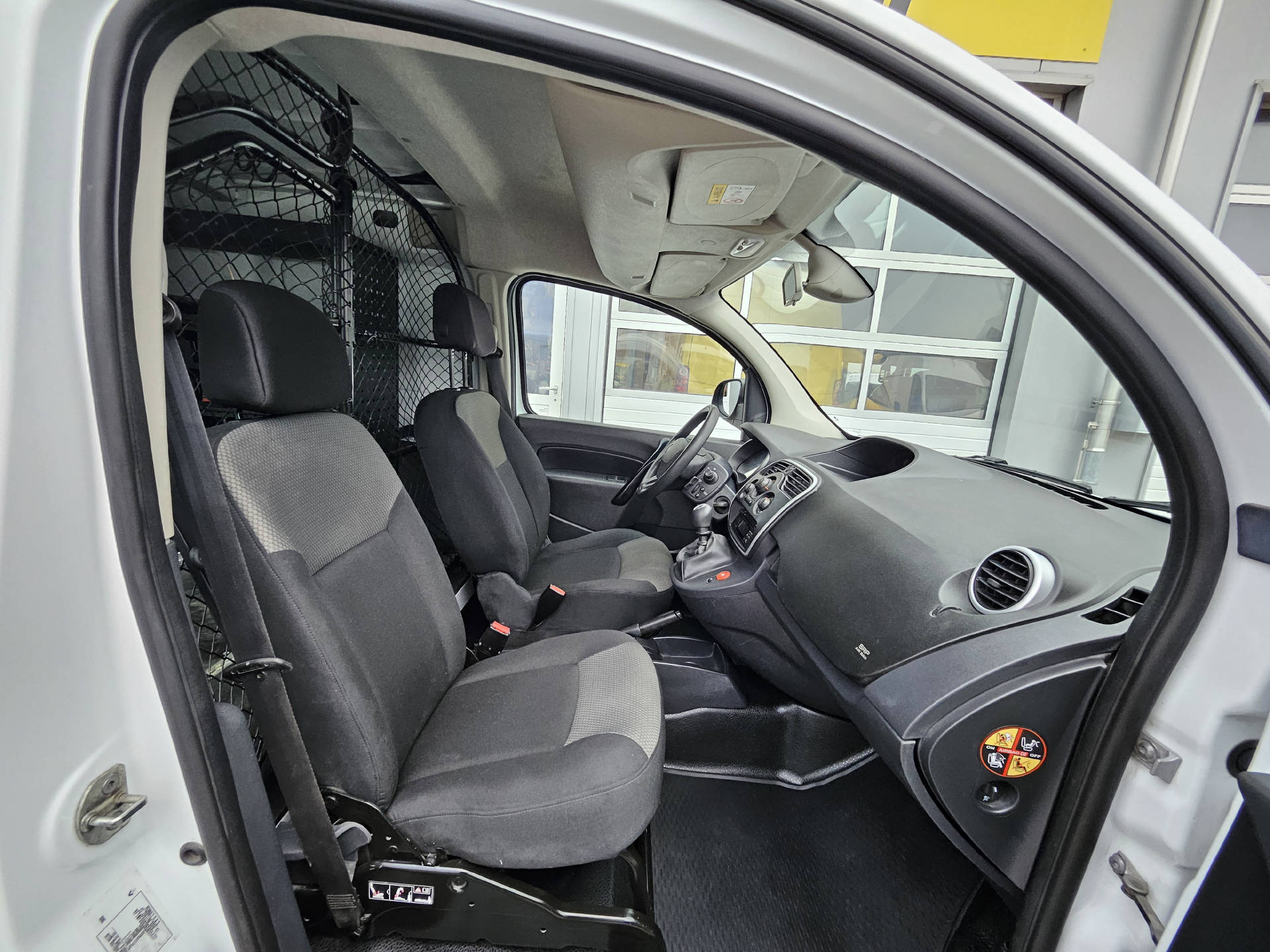 RENAULT KANGOO Expr. Maxi 1.5 dCi 95 Business S/S * 6 - Gangschaltung * Klima * Tempomat *-image-13