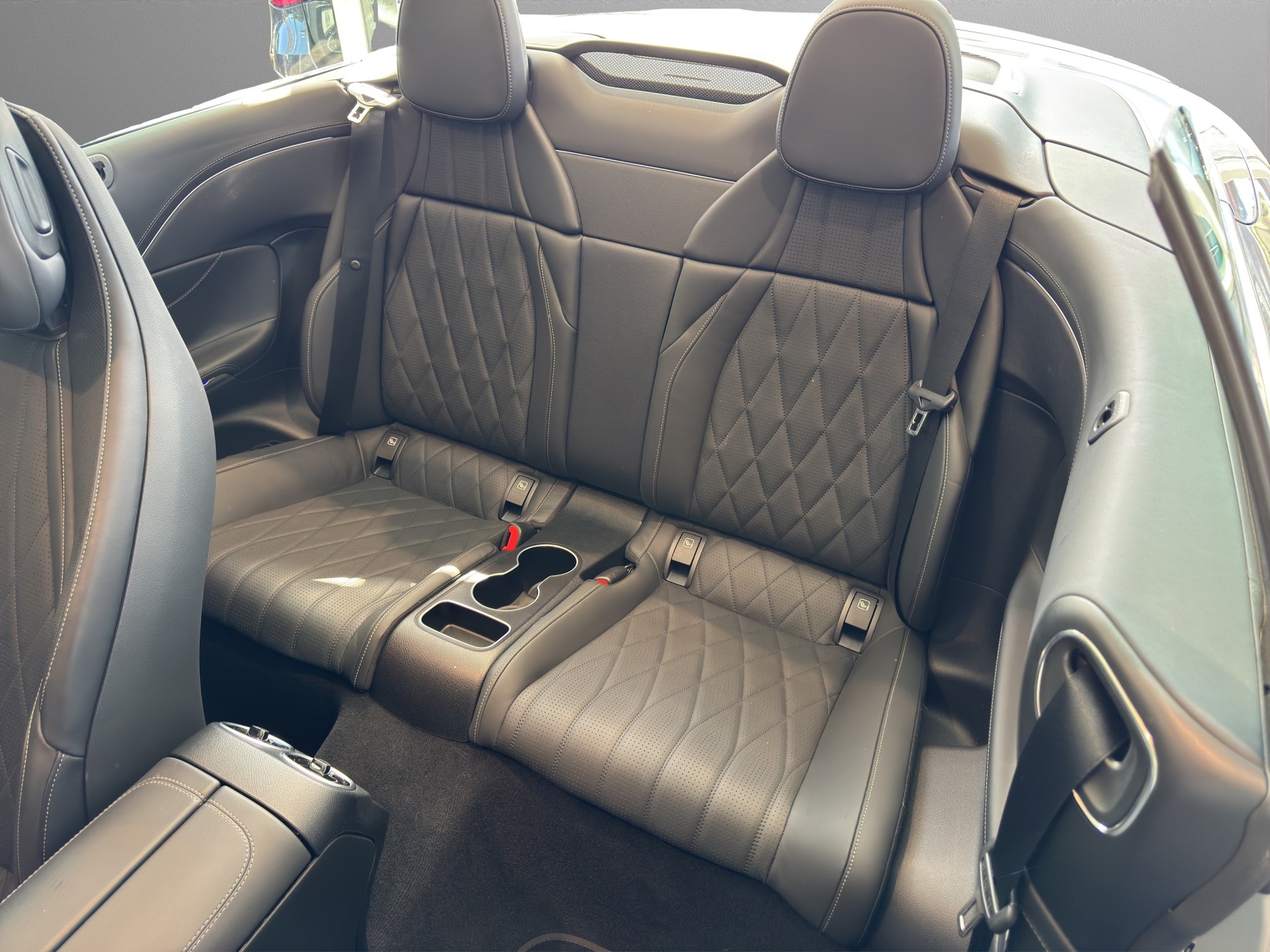 MERCEDES-BENZ CLE 450 Cabrio 4Matic 9G-Tronic-image-9