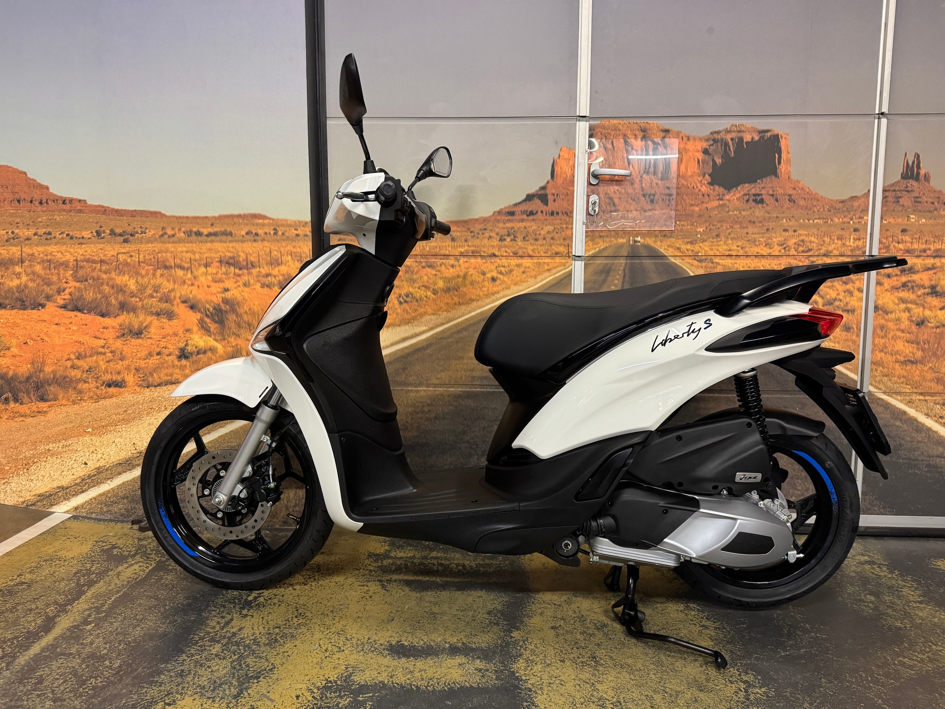 PIAGGIO Liberty 125 Sport E5+-image-1