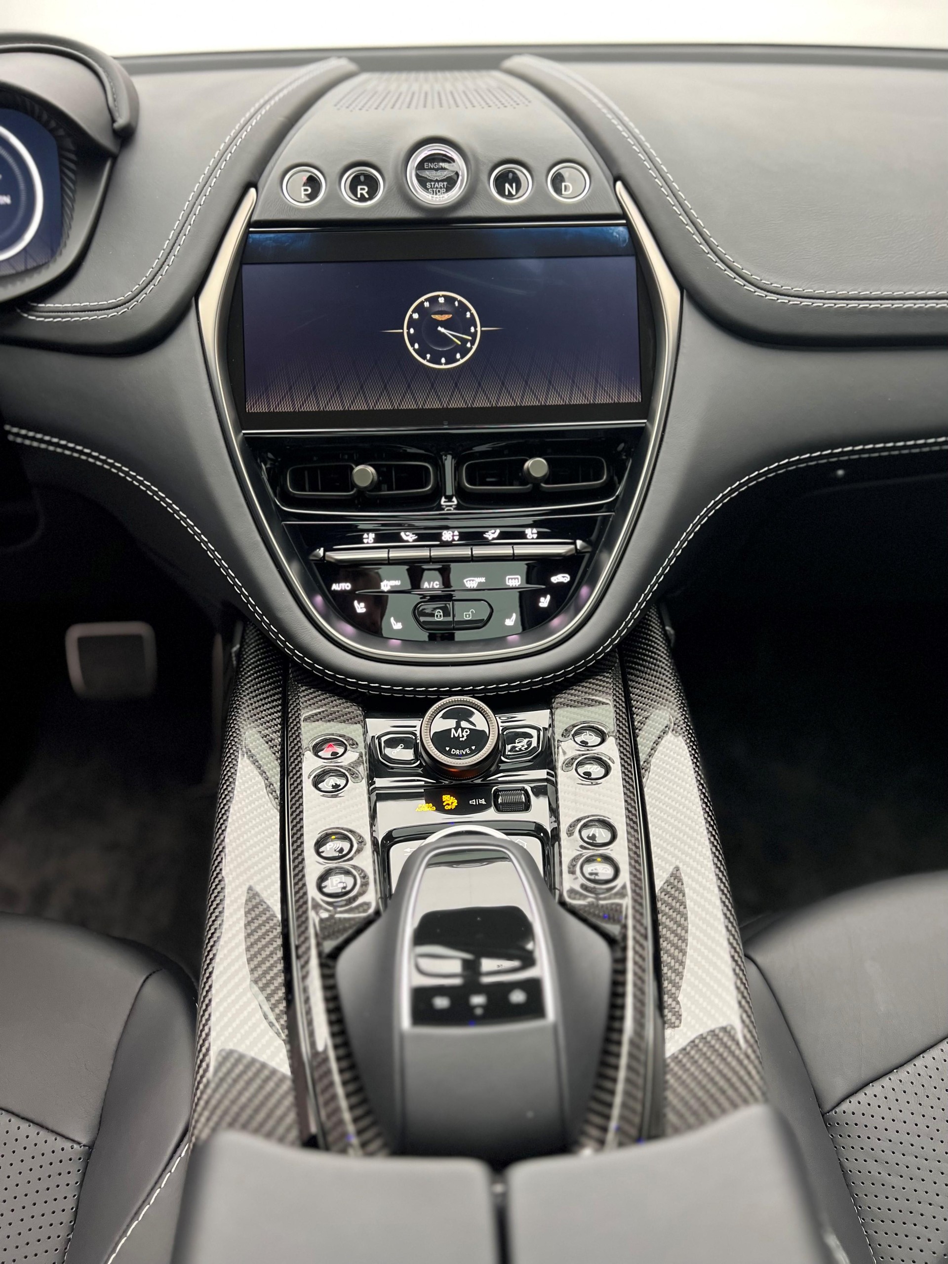 ASTON MARTIN DBX 707 4.0 V8 Bi-Turbo-image-8