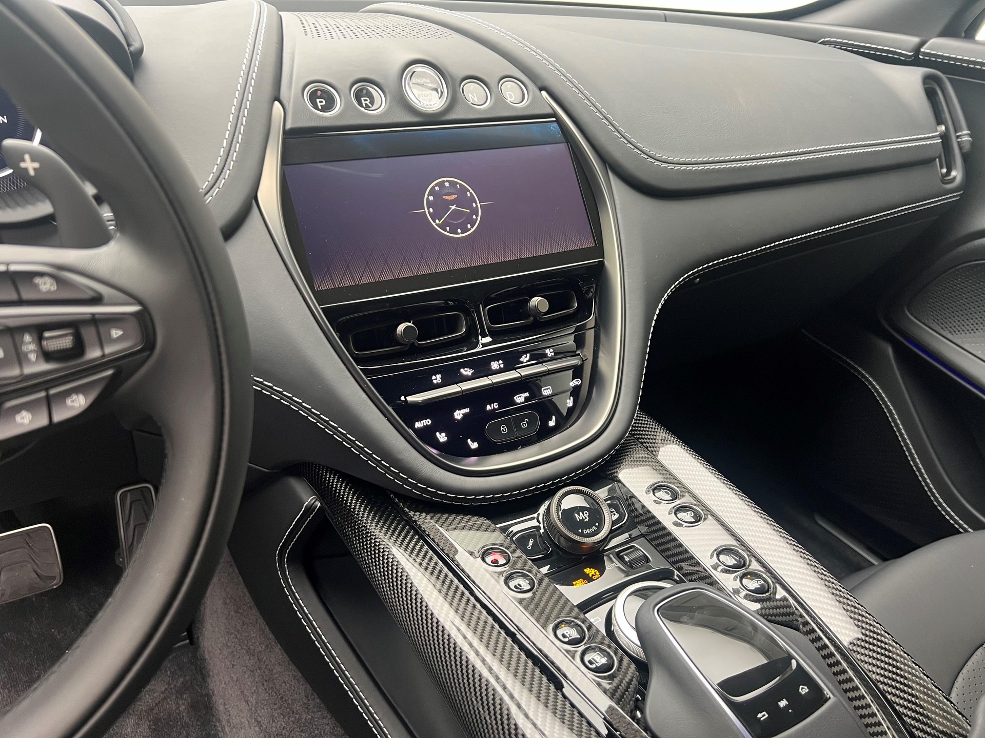 ASTON MARTIN DBX 707 4.0 V8 Bi-Turbo-image-9