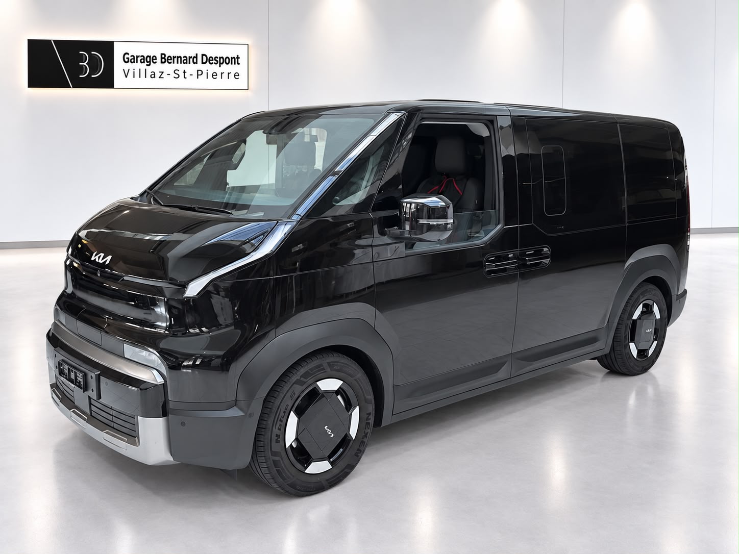 KIA PV5 Passenger 71.2 kWh Elite-showroom-element-1