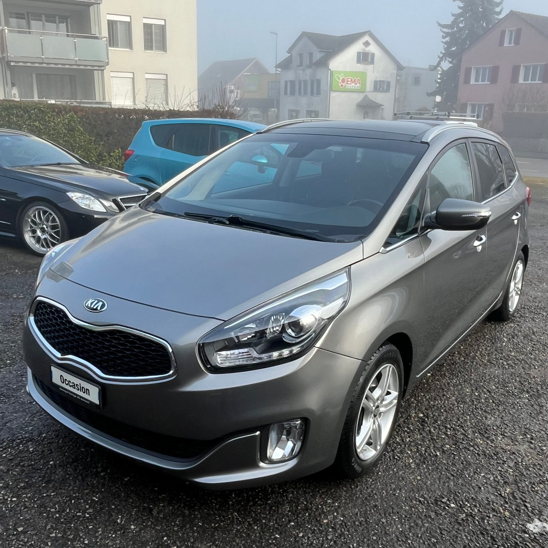 KIA Carens 1.7 CRDi Swiss Eco Edition DCT-image-2