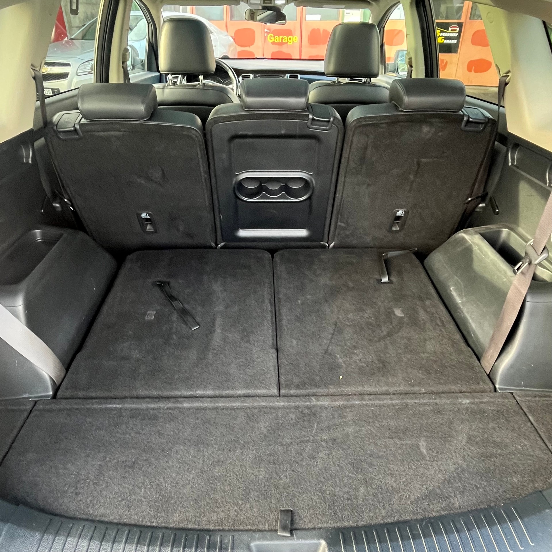 KIA Carens 1.7 CRDi Swiss Eco Edition DCT-image-11