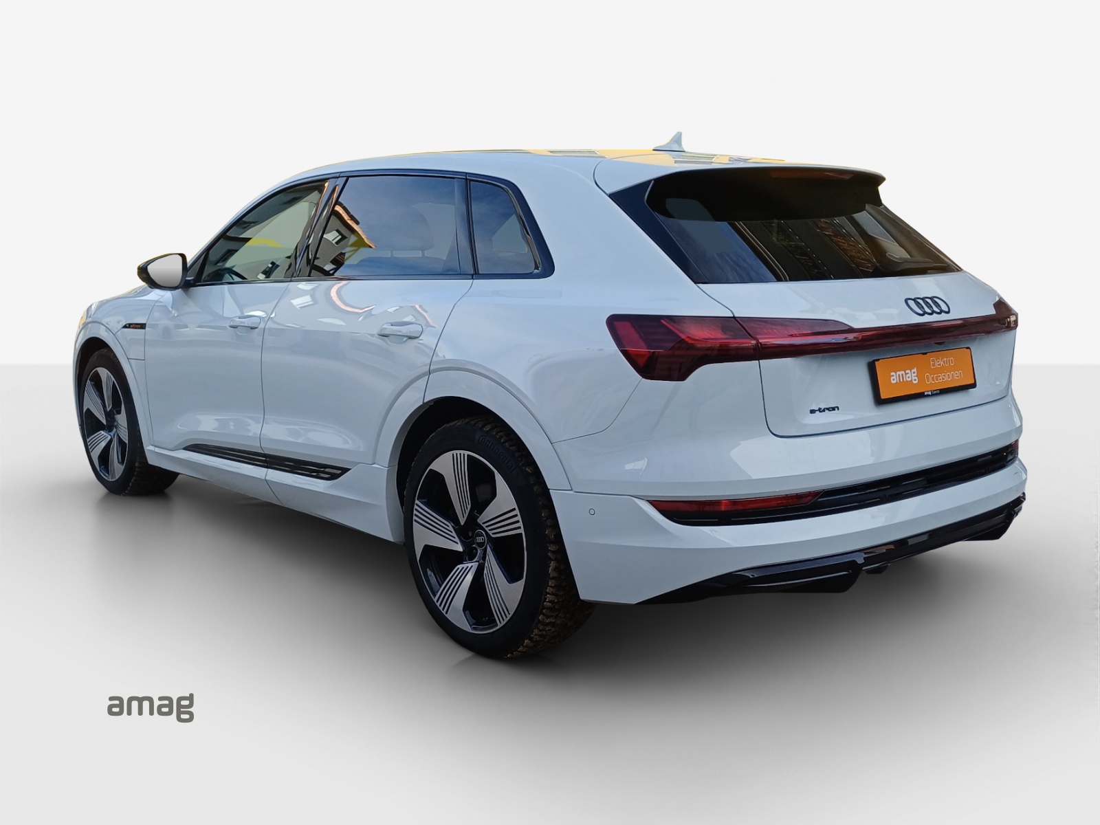 AUDI e-tron 55 S Line Black Edition quattro-showroom-element-2