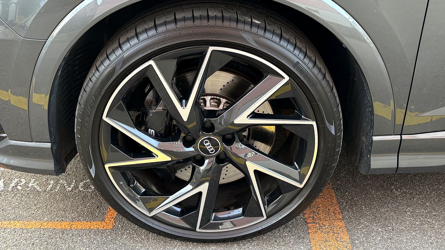 AUDI RS Q3 SB 2.5 TFSI quattro S-tronic-image-12