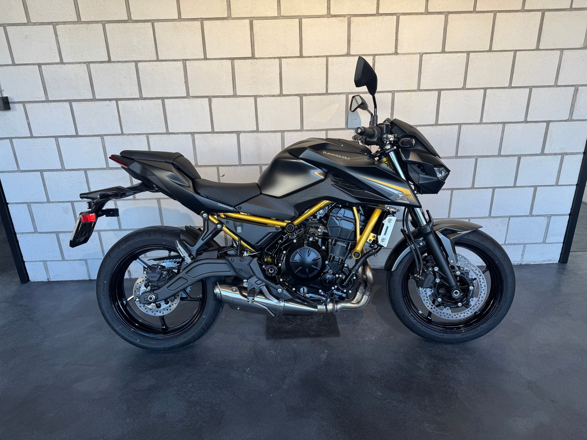 KAWASAKI Z 650 S (35kW)-image-3