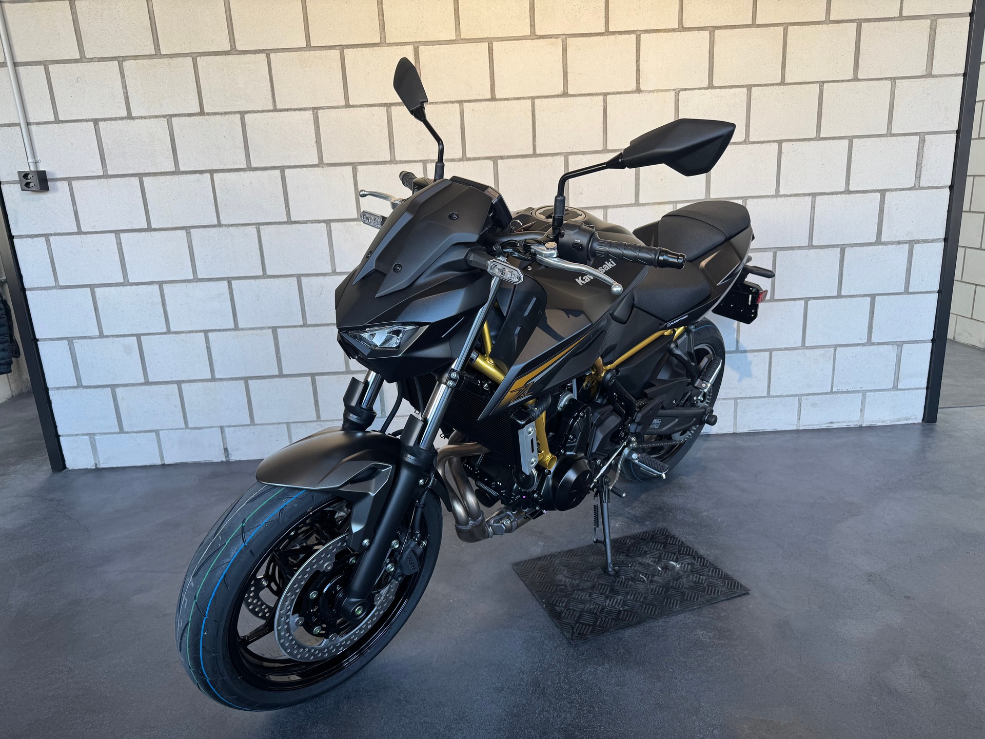 KAWASAKI Z 650 S (35kW)-image-1