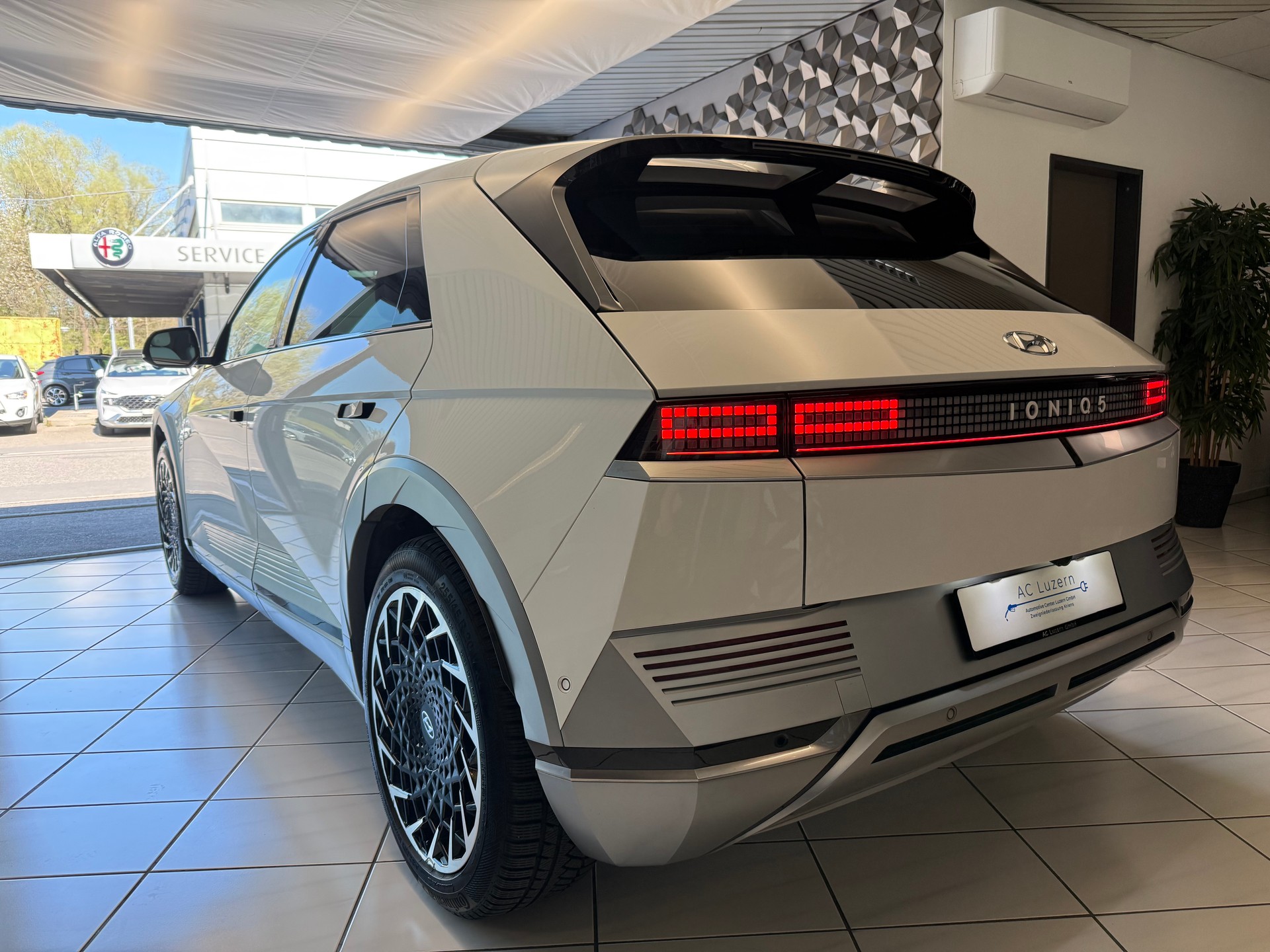 HYUNDAI Ioniq 5 72kWh First Edition 2WD SoH 100%-showroom-element-2