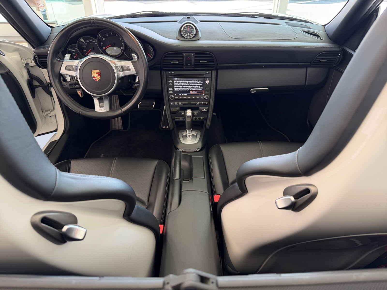 PORSCHE 911 Carrera 4 S PDK-image-13