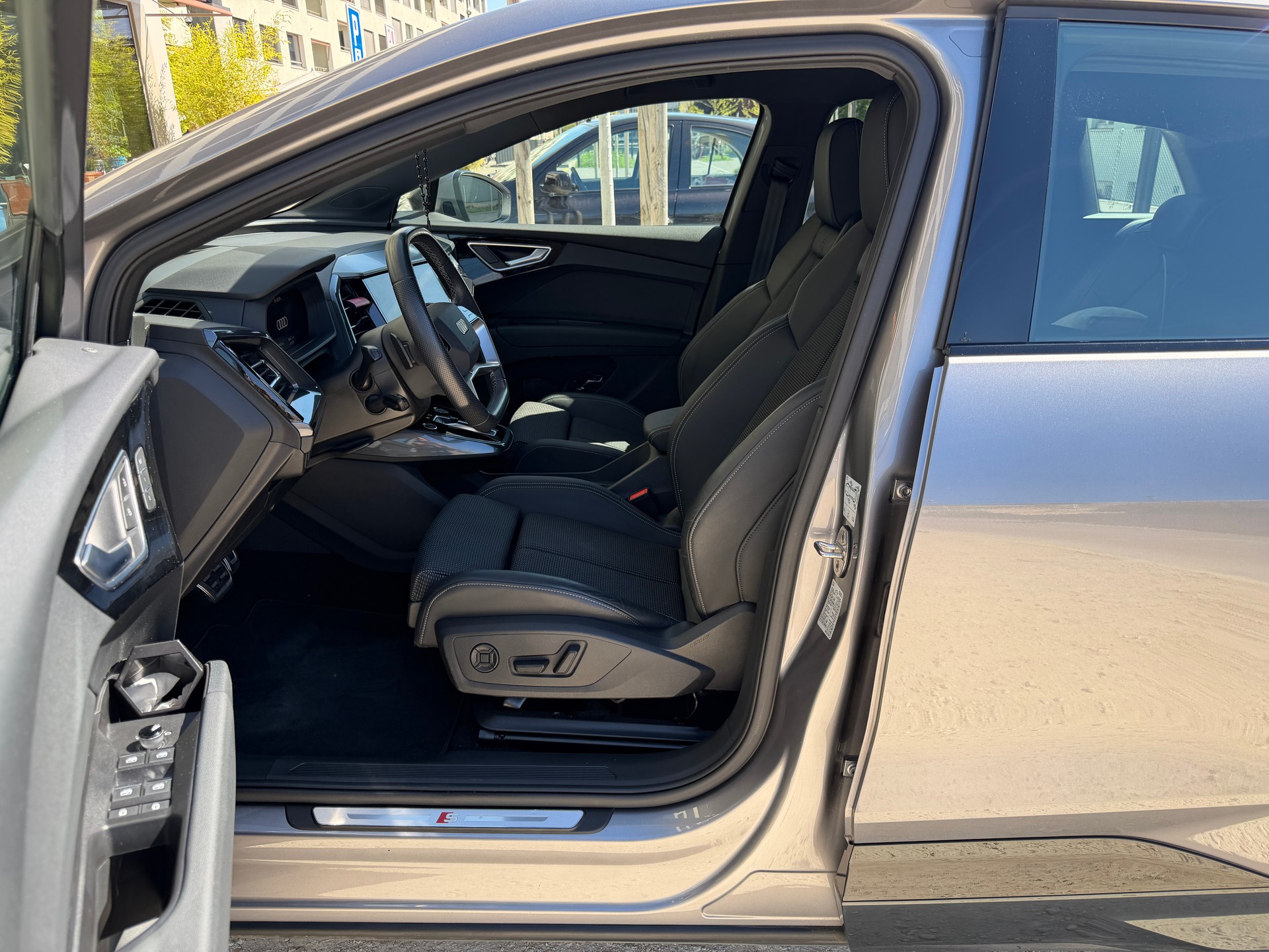 AUDI Q4 e-tron 40-image-8