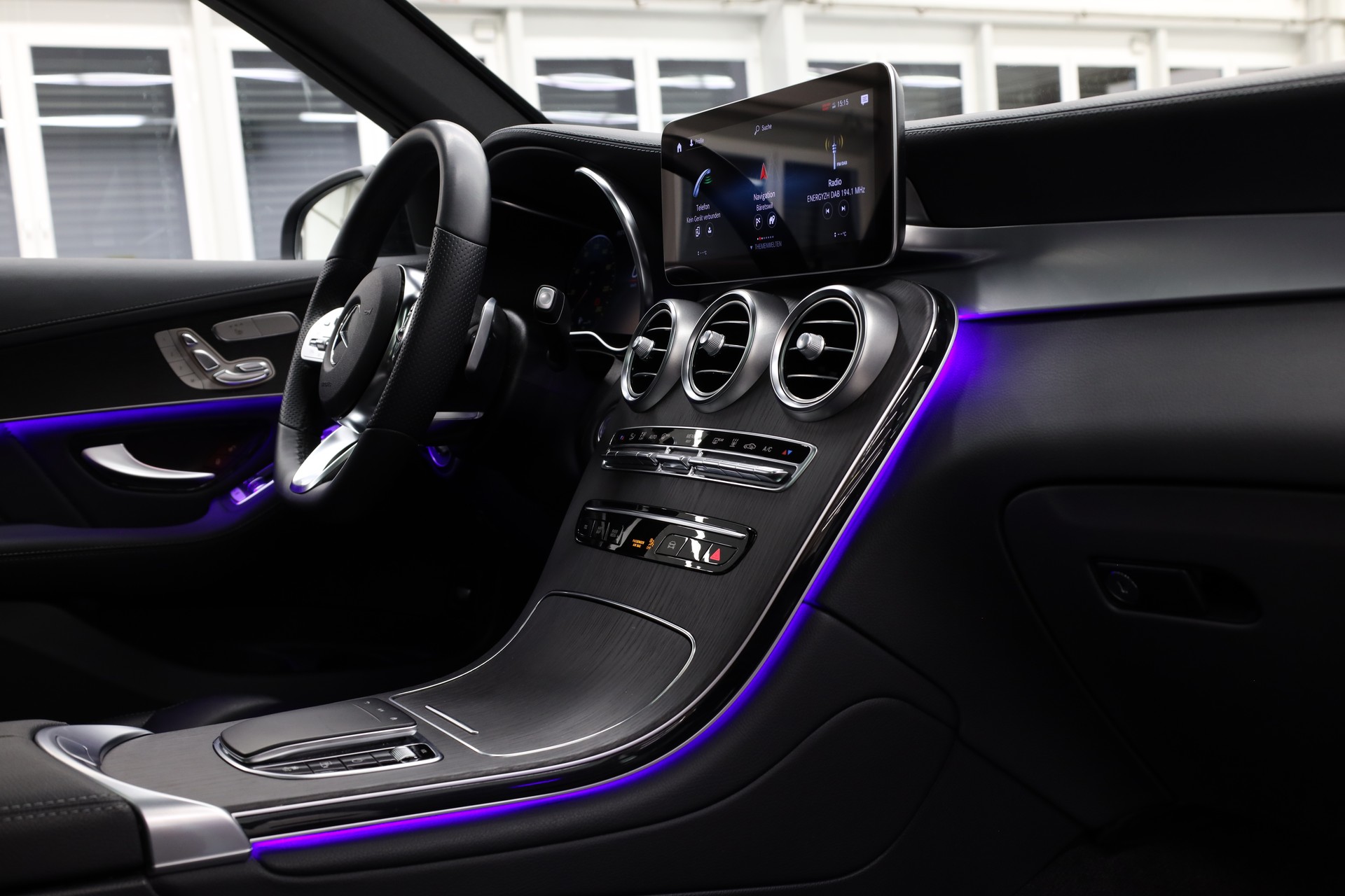 MERCEDES-BENZ GLC 300 de AMG Line 4m-image-16