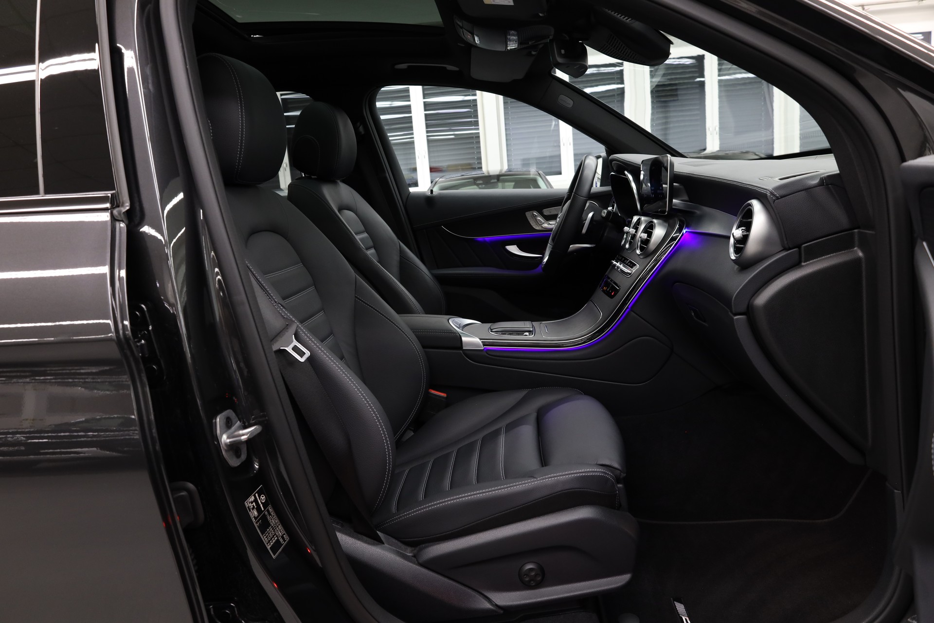 MERCEDES-BENZ GLC 300 de AMG Line 4m-image-13