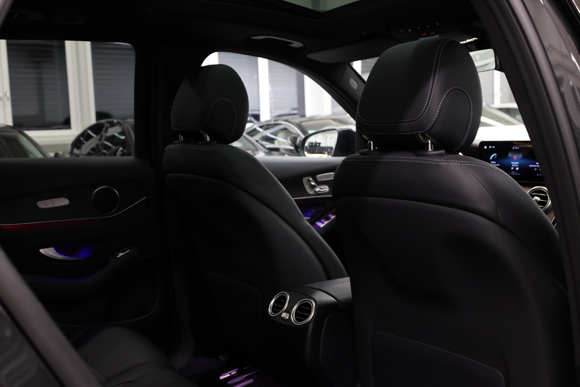 MERCEDES-BENZ GLC 300 de AMG Line 4m-image-23