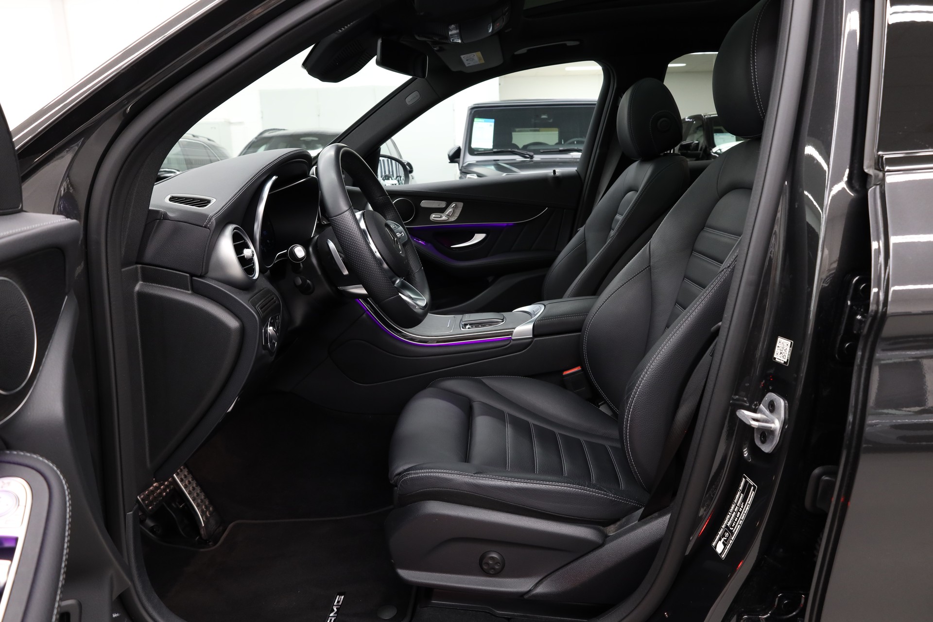 MERCEDES-BENZ GLC 300 de AMG Line 4m-image-12