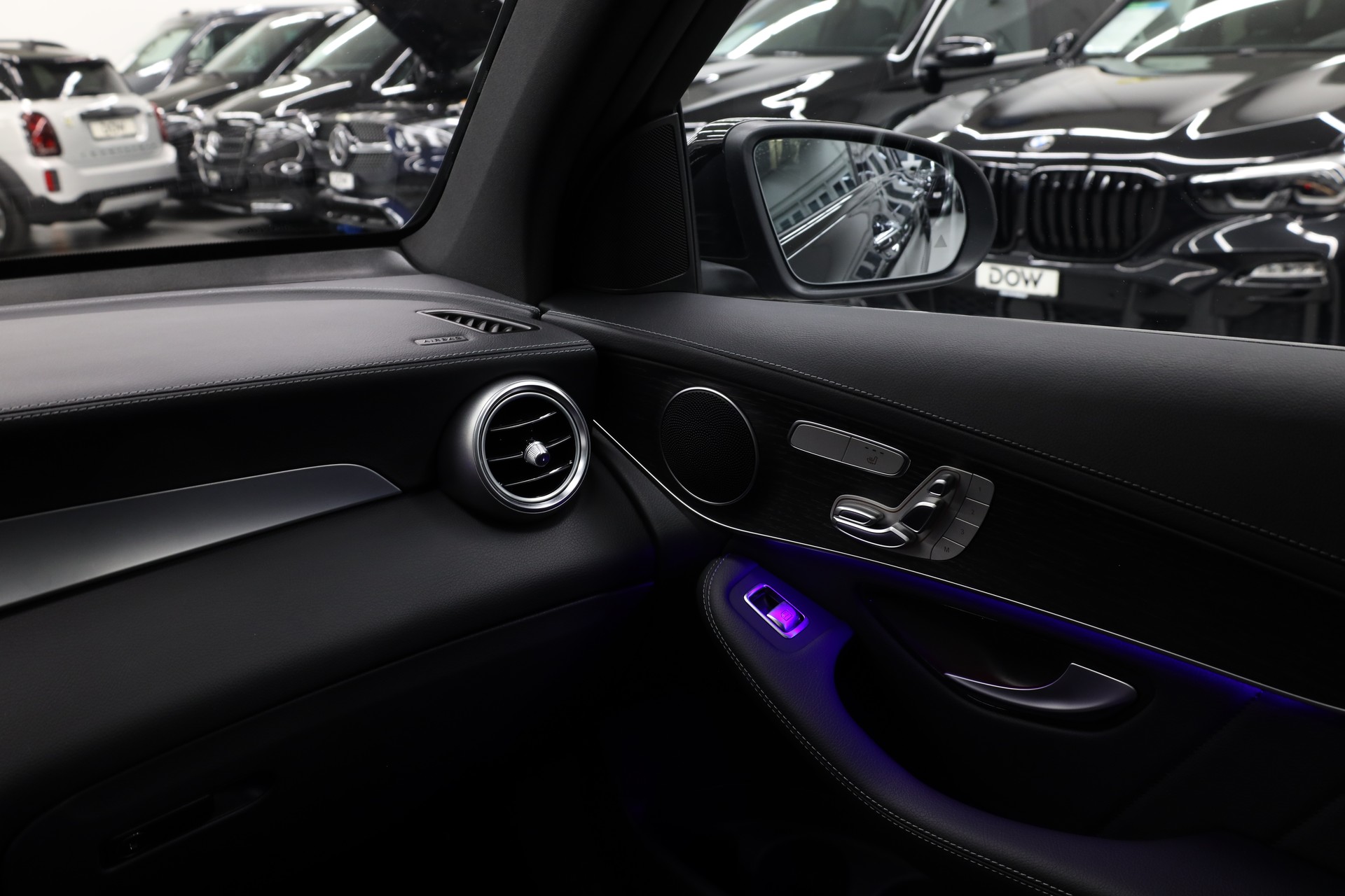 MERCEDES-BENZ GLC 300 de AMG Line 4m-image-22