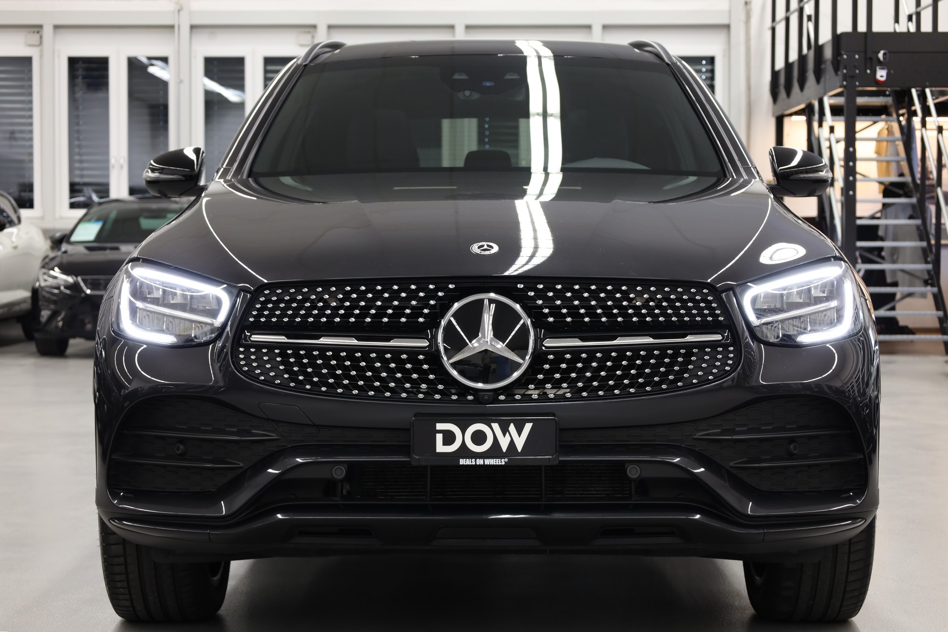 MERCEDES-BENZ GLC 300 de AMG Line 4m-showroom-element-3