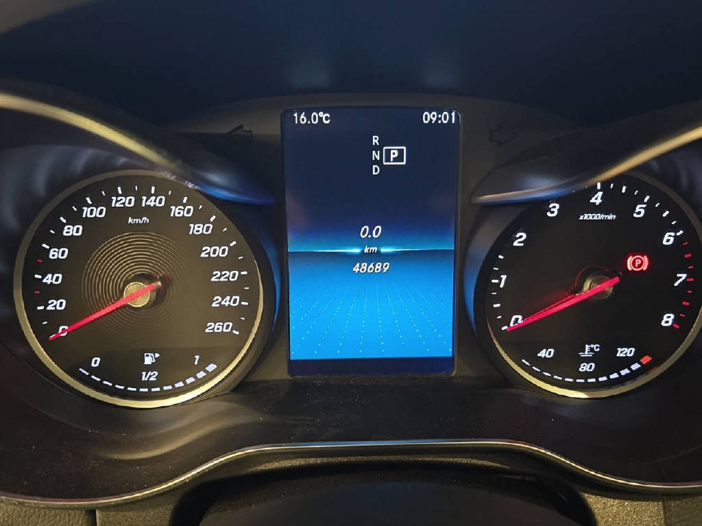 MERCEDES-BENZ C 180 Avantgarde-image-9