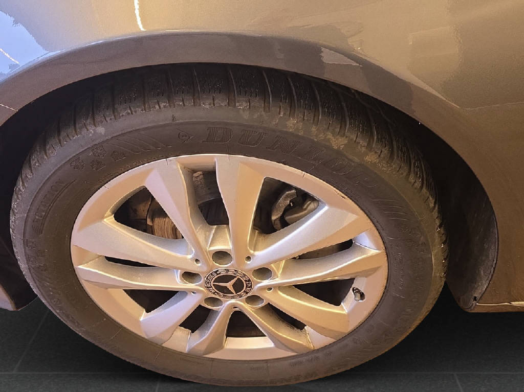MERCEDES-BENZ C 180 Avantgarde-image-7