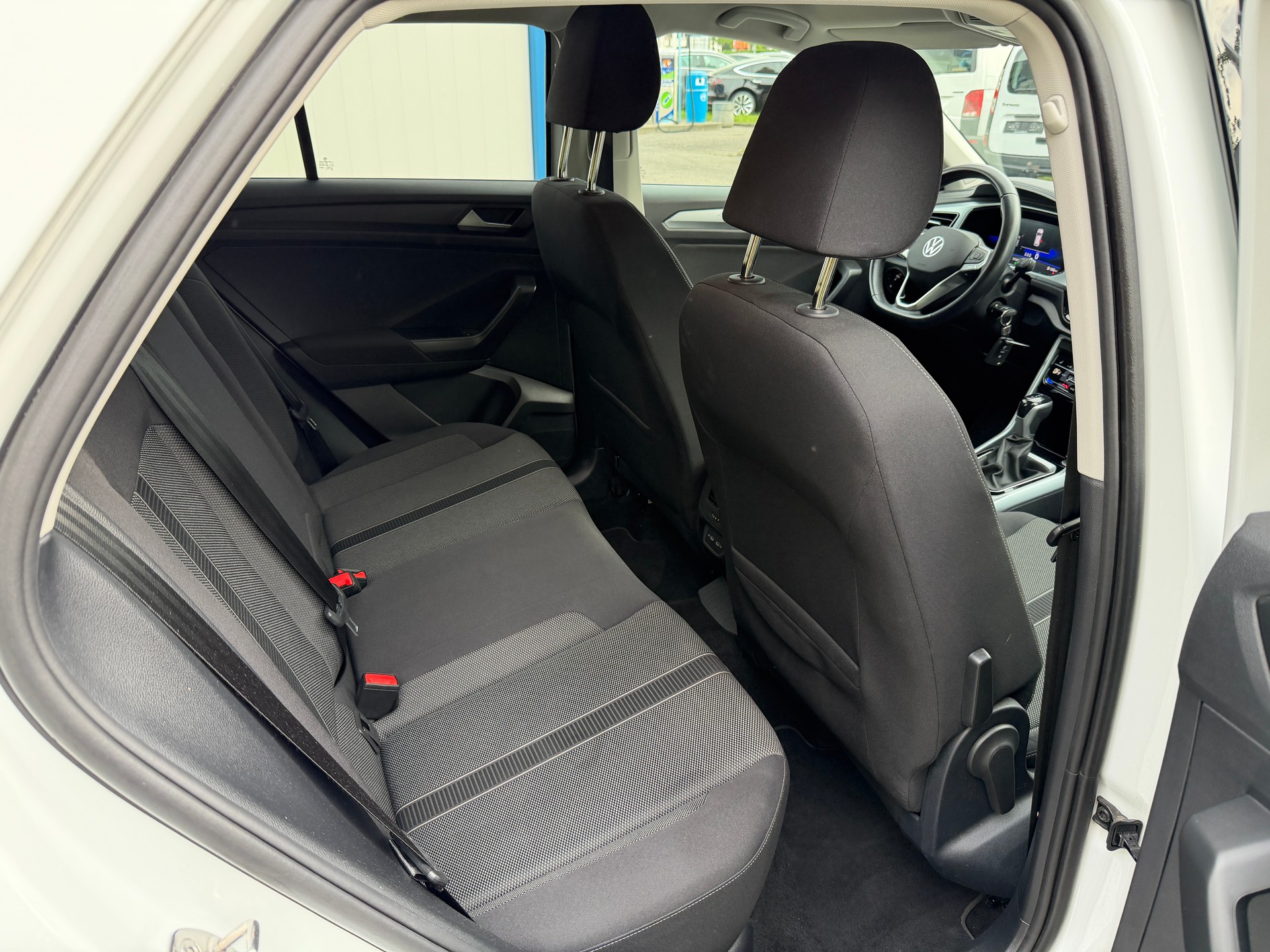 VW T-Roc 1.5 TSI EVO Life DSG-image-12