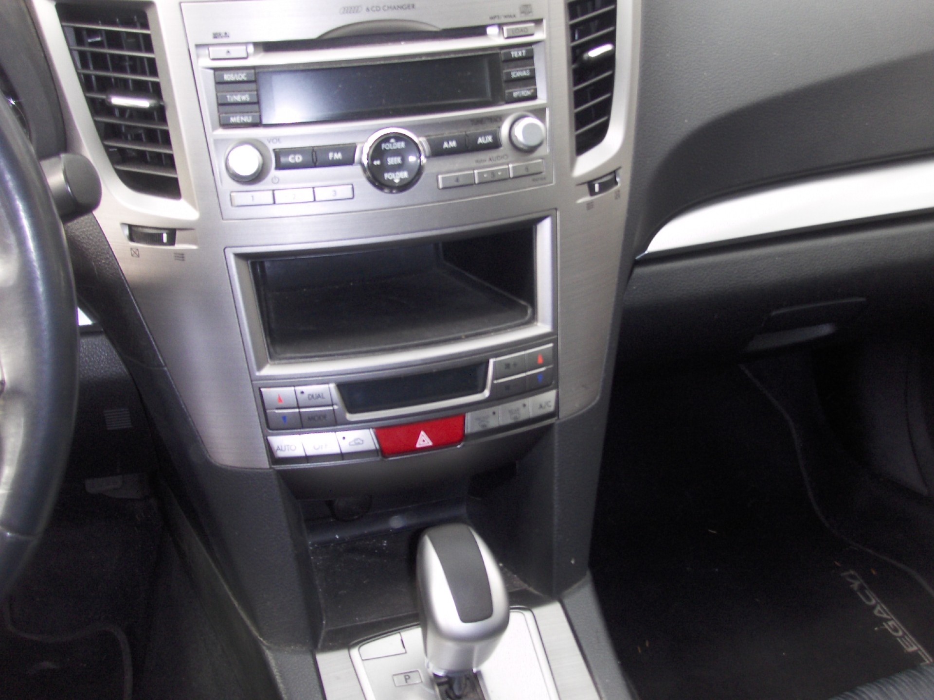 SUBARU Legacy 2.0i Swiss AWD Lineartronic-image-7