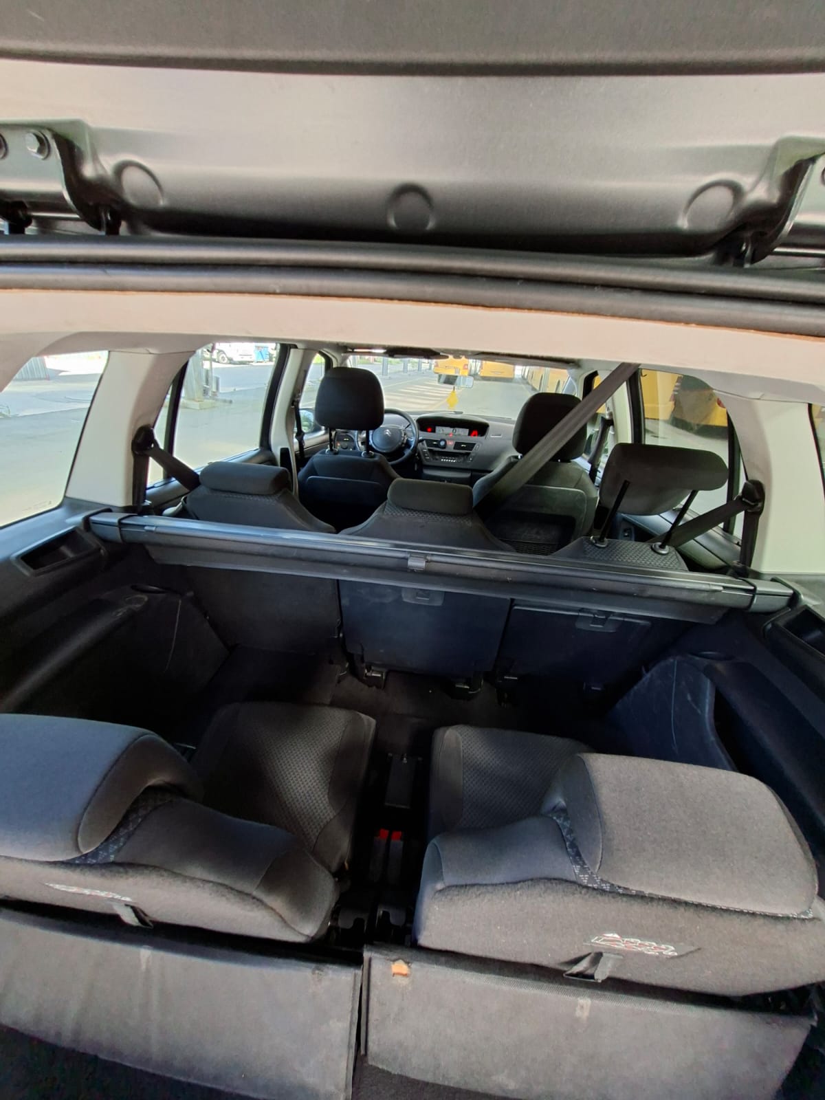 CITROEN Grand C4 Picasso 1.6 HDI 16V Attraction EGS6-image-6