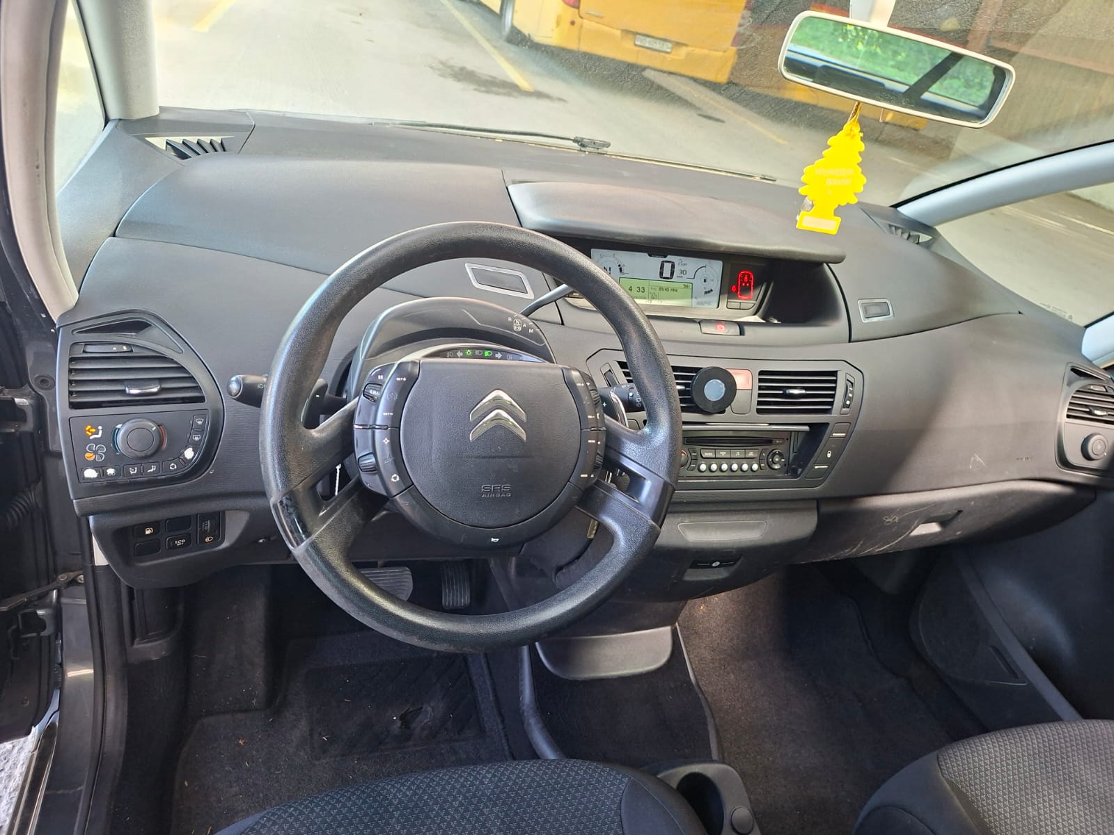 CITROEN Grand C4 Picasso 1.6 HDI 16V Attraction EGS6-image-9
