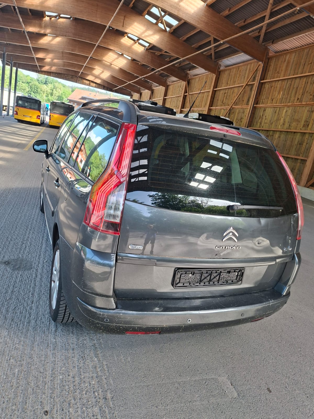 CITROEN Grand C4 Picasso 1.6 HDI 16V Attraction EGS6-image-4