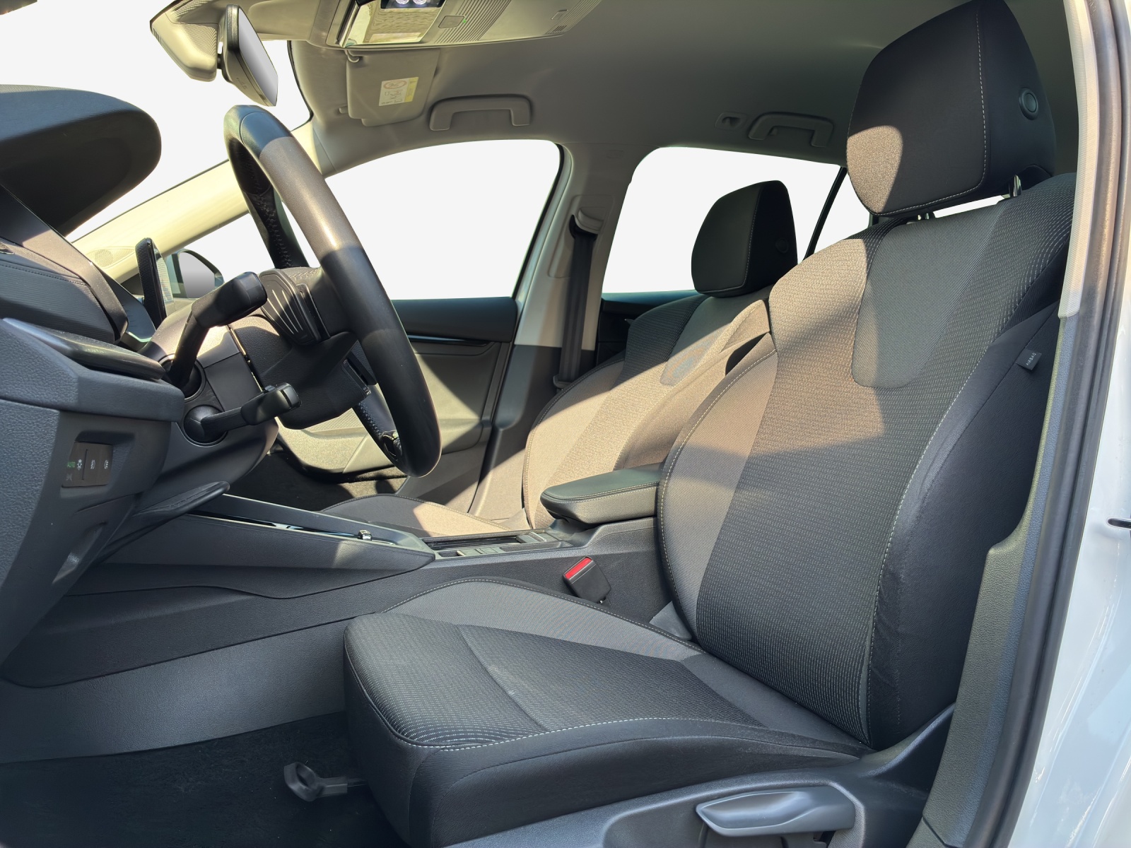 SKODA Octavia Combi 2.0 TDI DSG Ambition-image-7