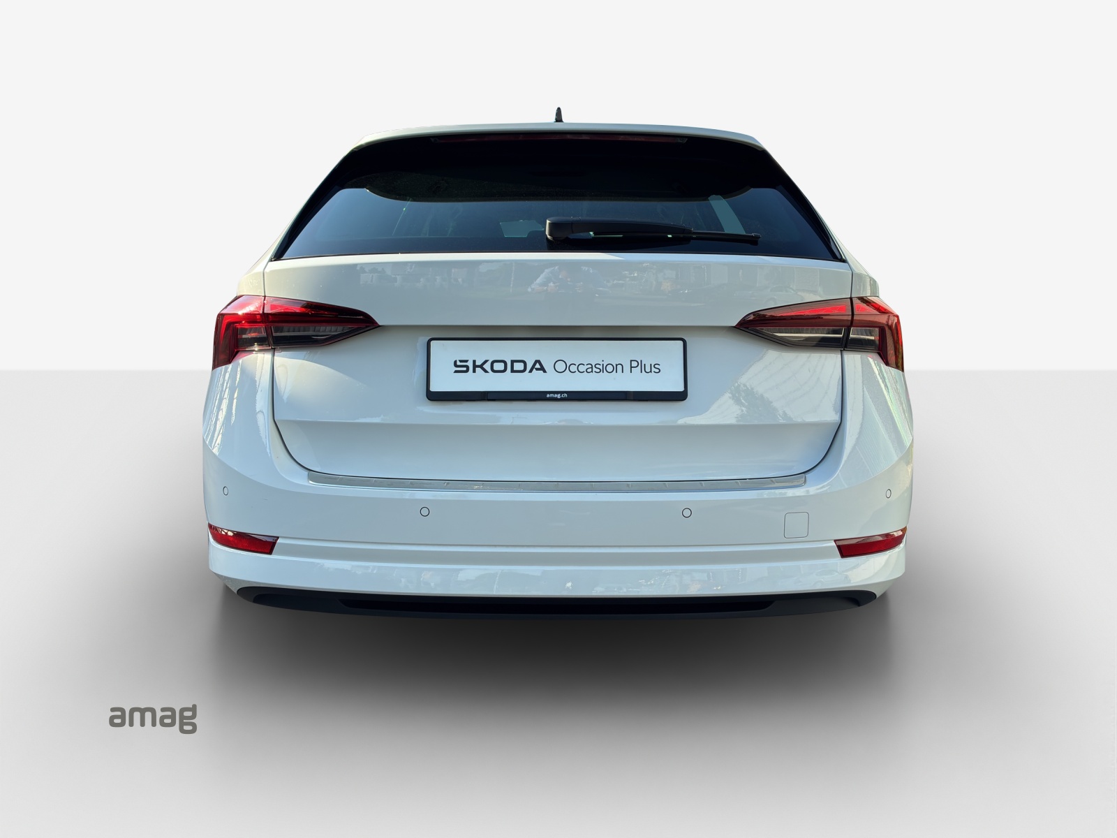 SKODA Octavia Combi 2.0 TDI DSG Ambition-image-3