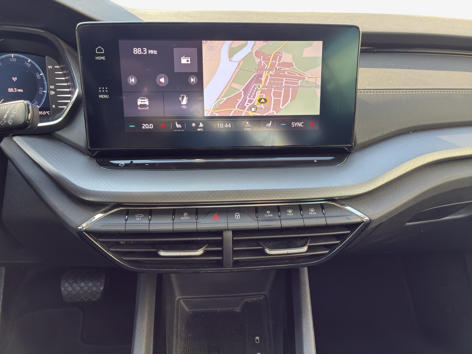SKODA Octavia Combi 2.0 TDI DSG Ambition-image-10