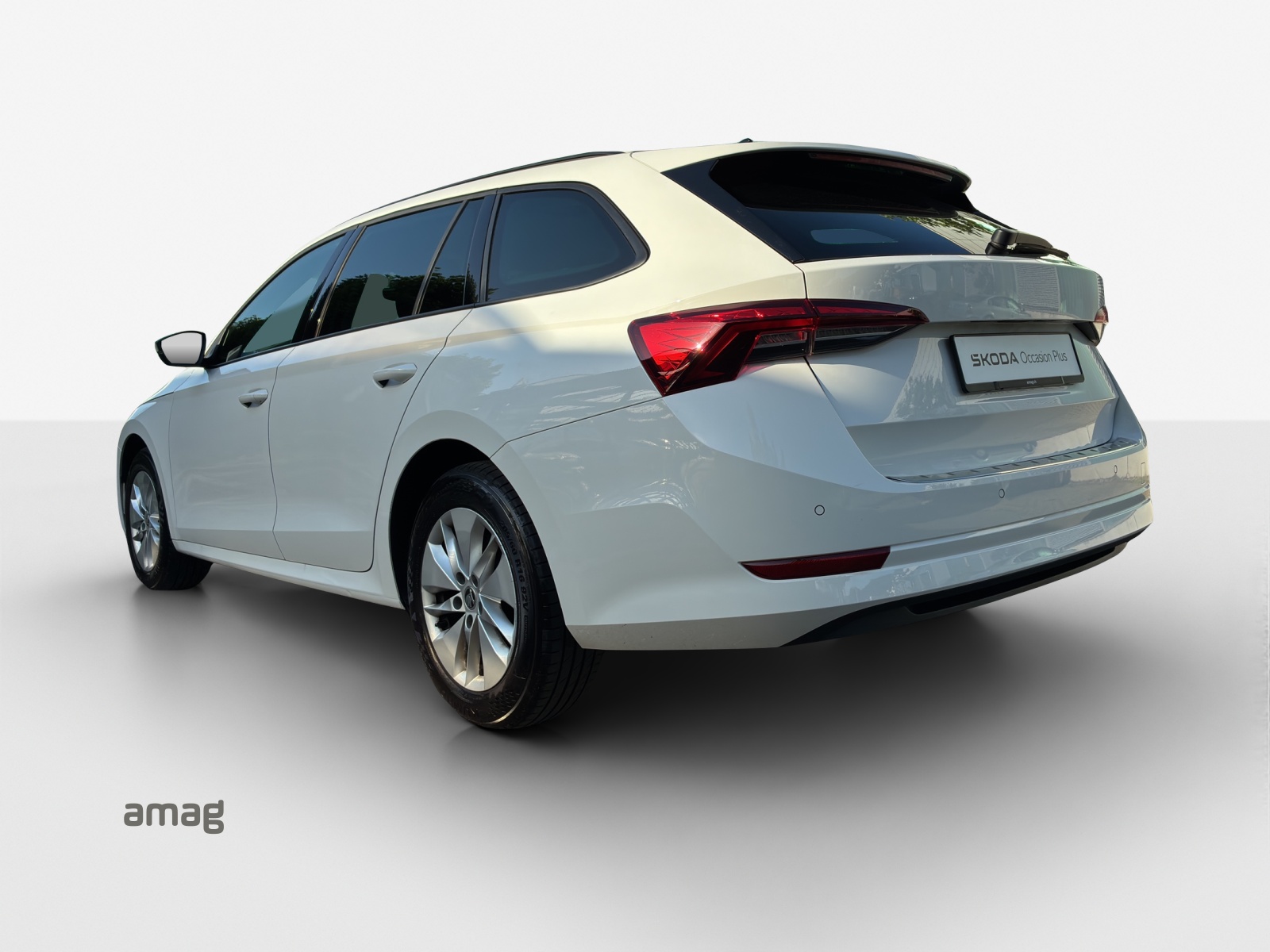 SKODA Octavia Combi 2.0 TDI DSG Ambition-showroom-element-2