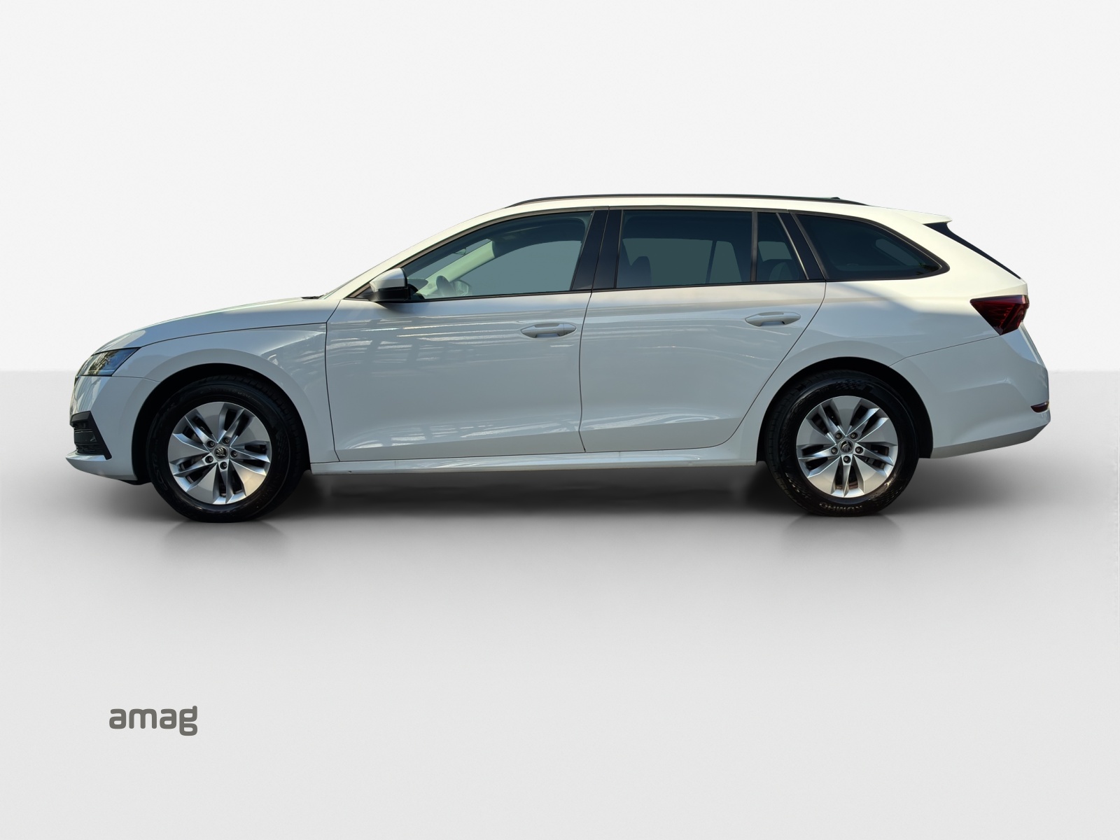 SKODA Octavia Combi 2.0 TDI DSG Ambition-showroom-element-1