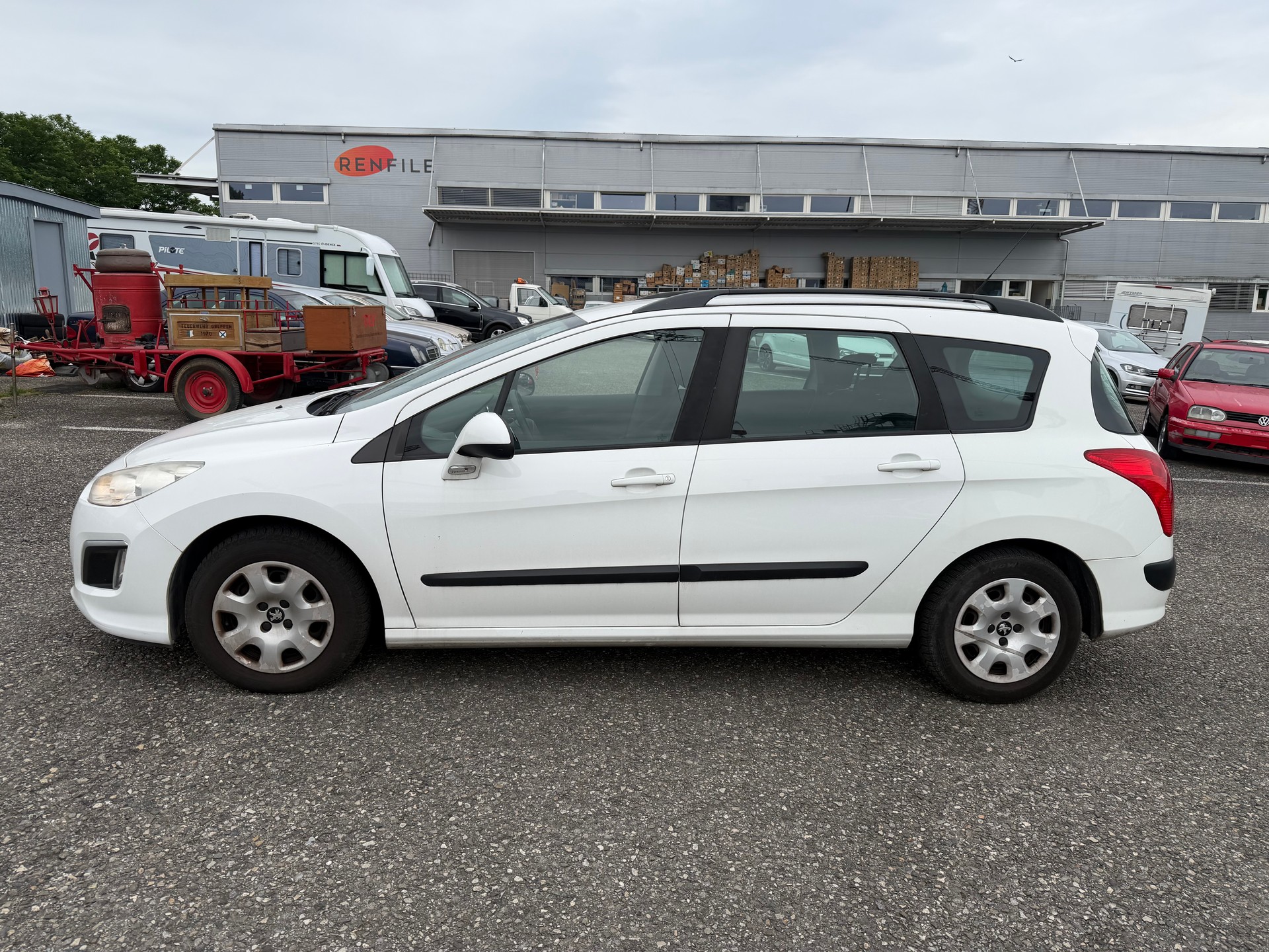 PEUGEOT 308 SW 1.6 HDI Business EGS6 - Export-image-1