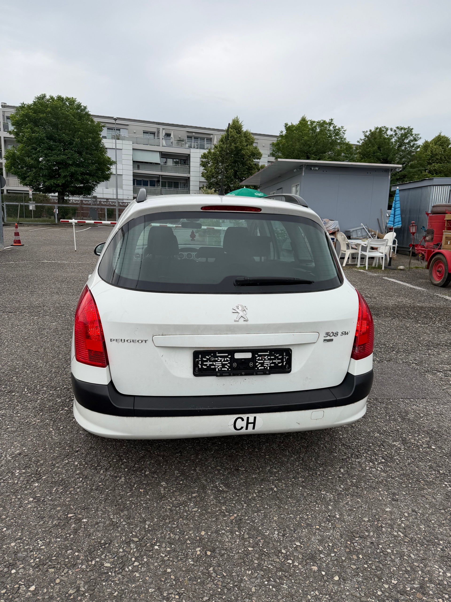 PEUGEOT 308 SW 1.6 HDI Business EGS6 - Export-image-3