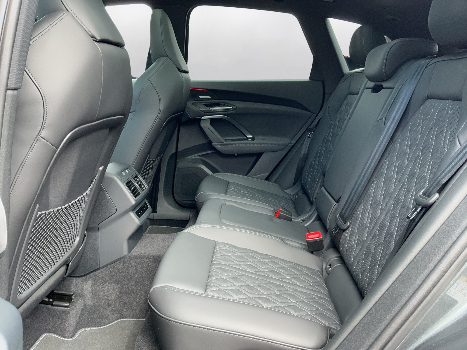 AUDI SQ5 TFSI quattro S-tronic-image-10