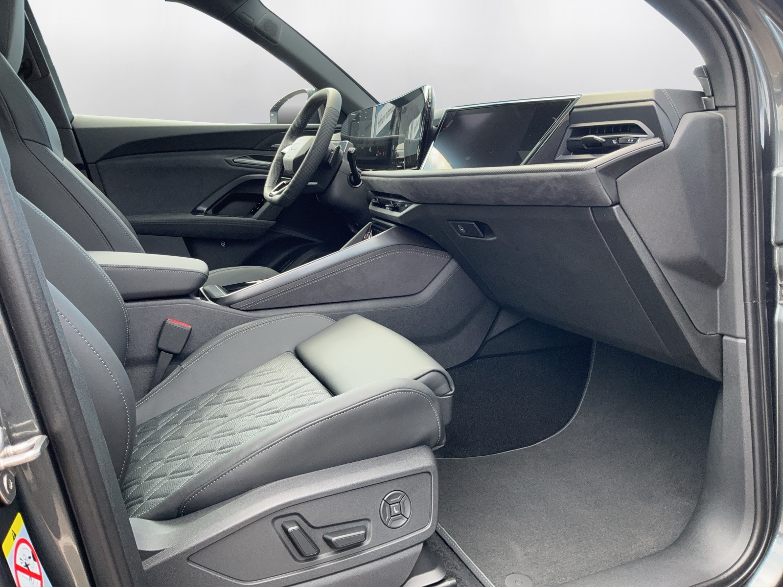 AUDI SQ5 TFSI quattro S-tronic-image-13