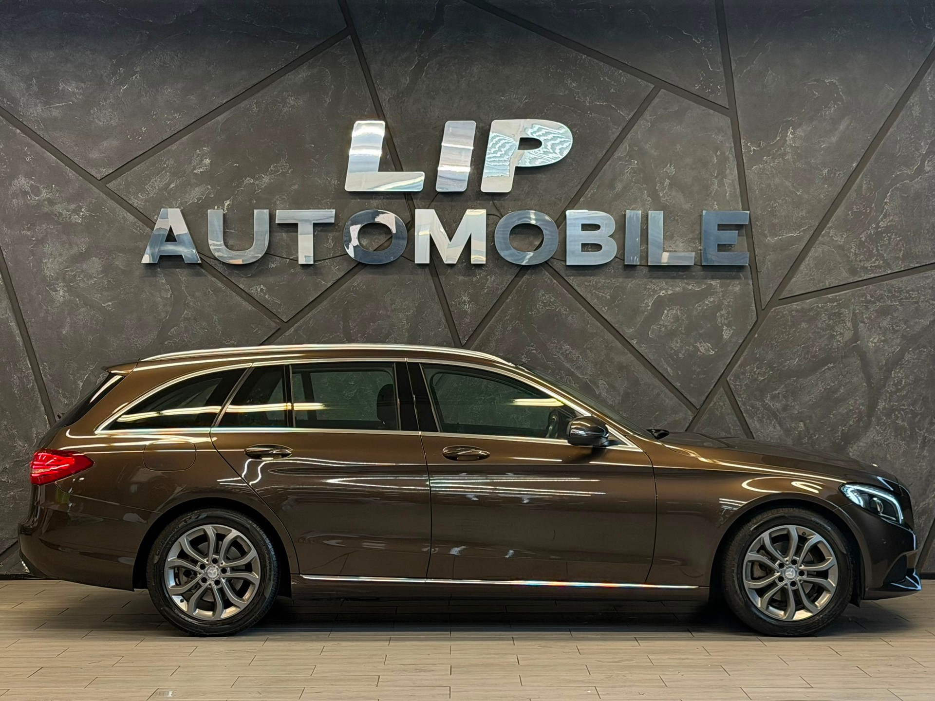 MERCEDES-BENZ C 180 Avantgarde 7G-Tronic-showroom-element-3