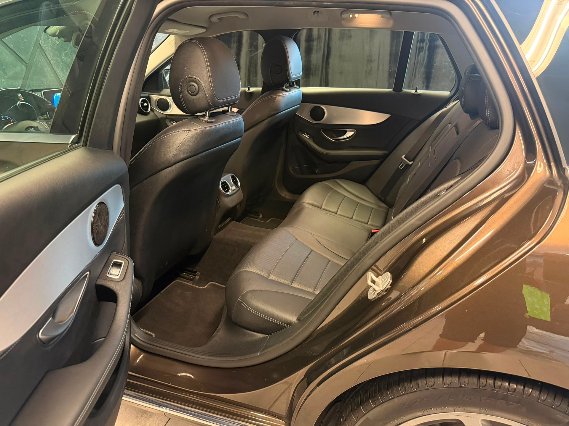 MERCEDES-BENZ C 180 Avantgarde 7G-Tronic-image-11