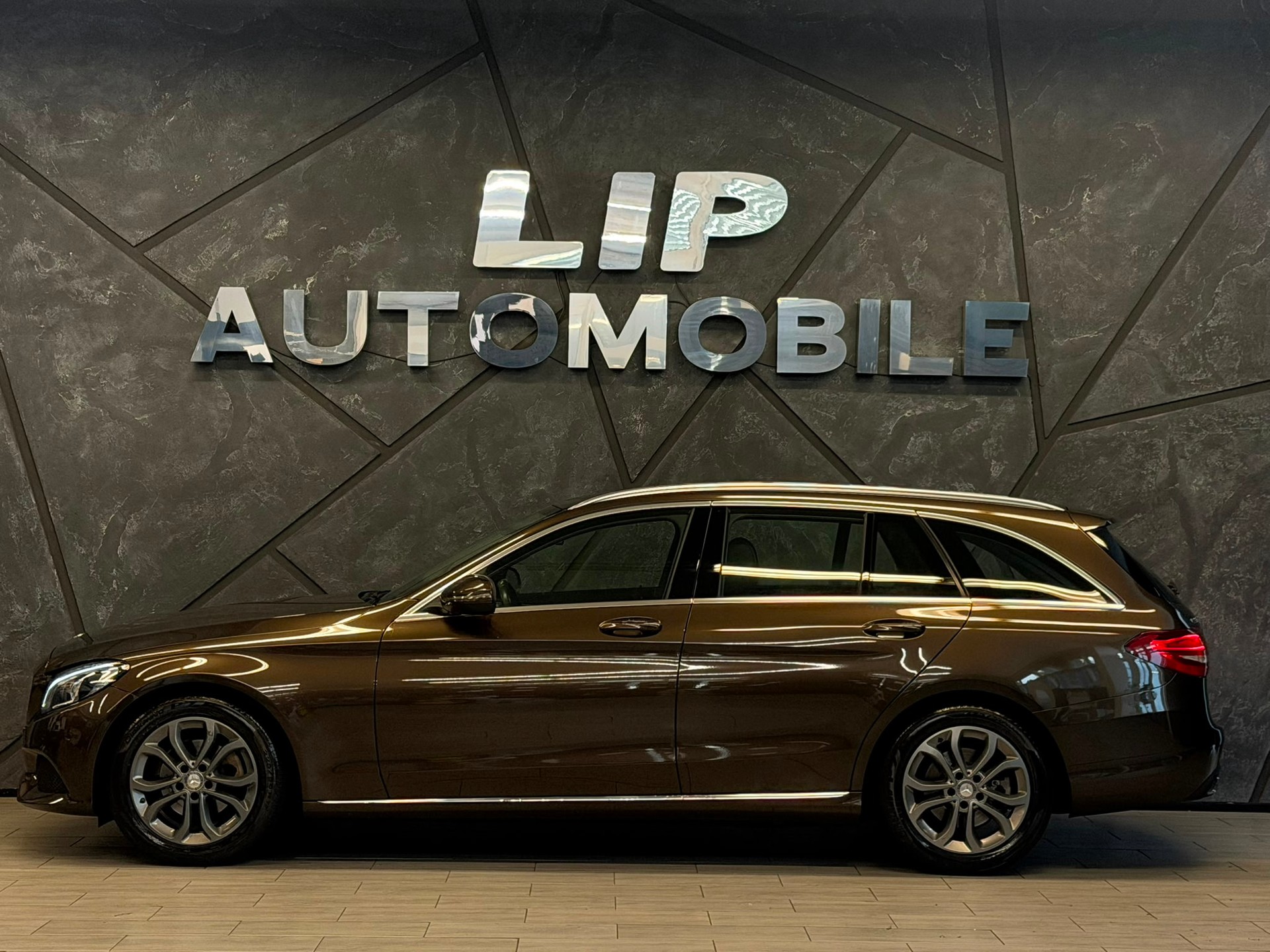 MERCEDES-BENZ C 180 Avantgarde 7G-Tronic-image-4