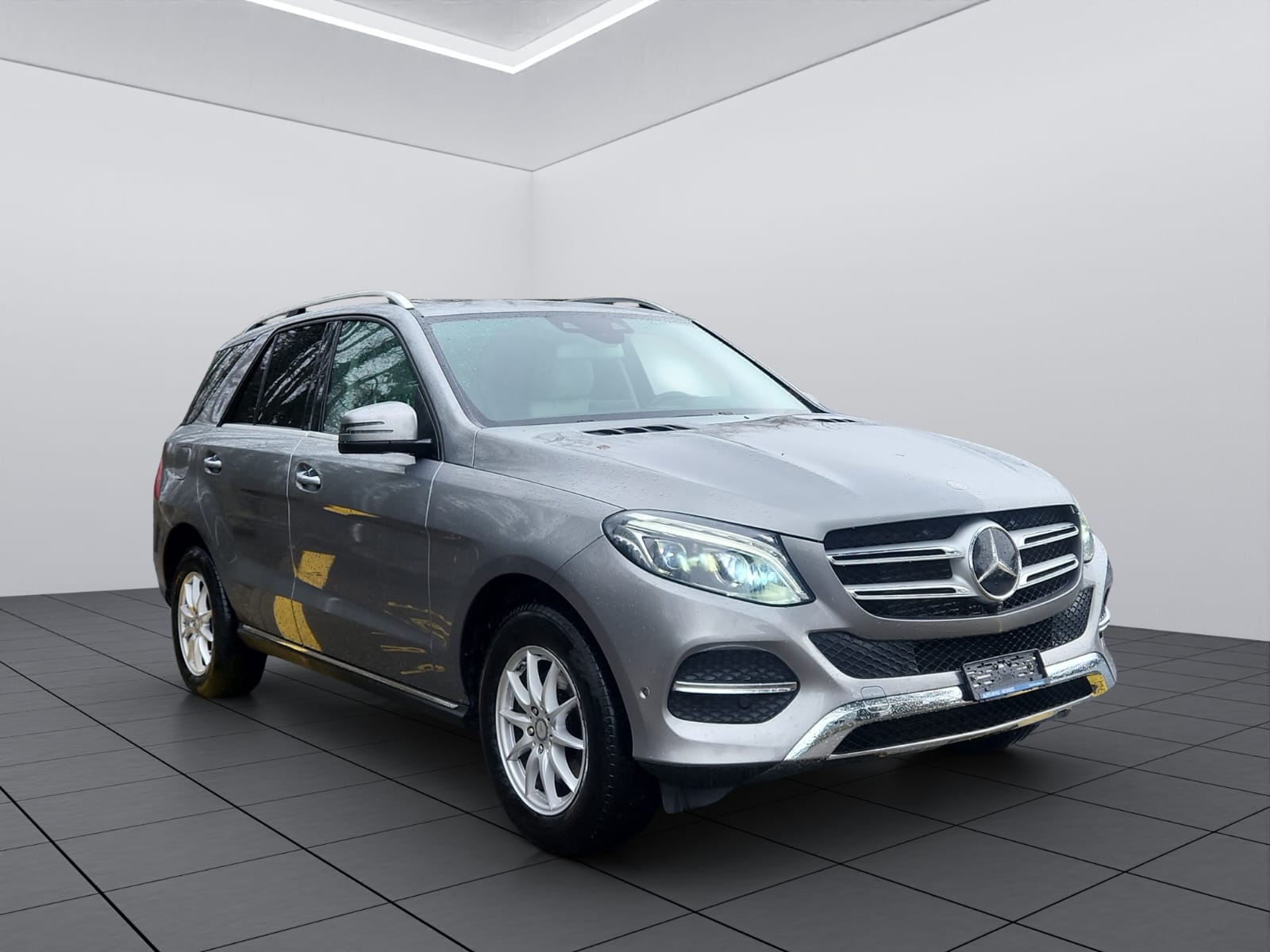MERCEDES-BENZ GLE 350 d 4Matic 9G-Tronic-showroom-element-2