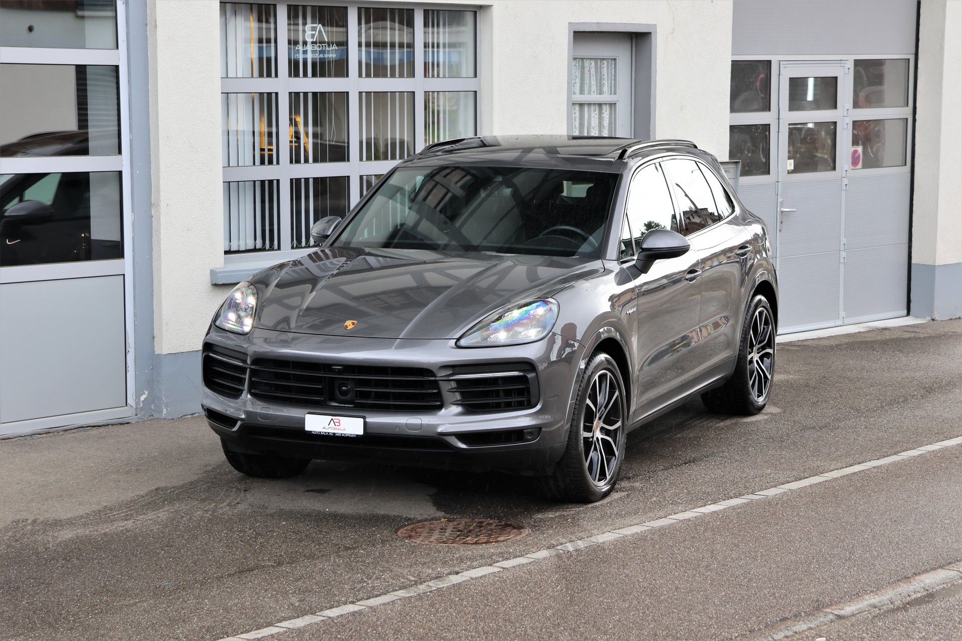 PORSCHE Cayenne E-Hybrid (CH) "Approved 10/27"
