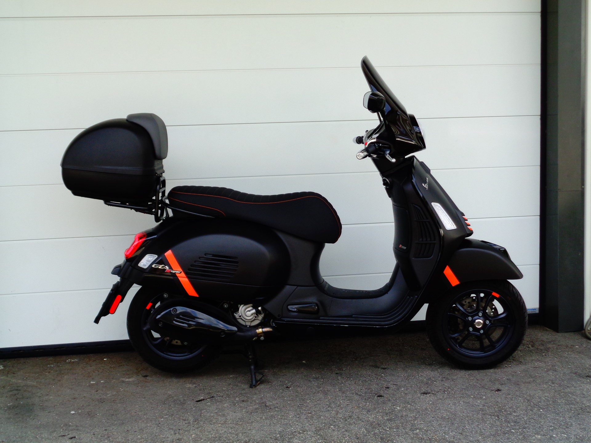 PIAGGIO Vespa GTS 300 Super Sport hpe ABS-image-2
