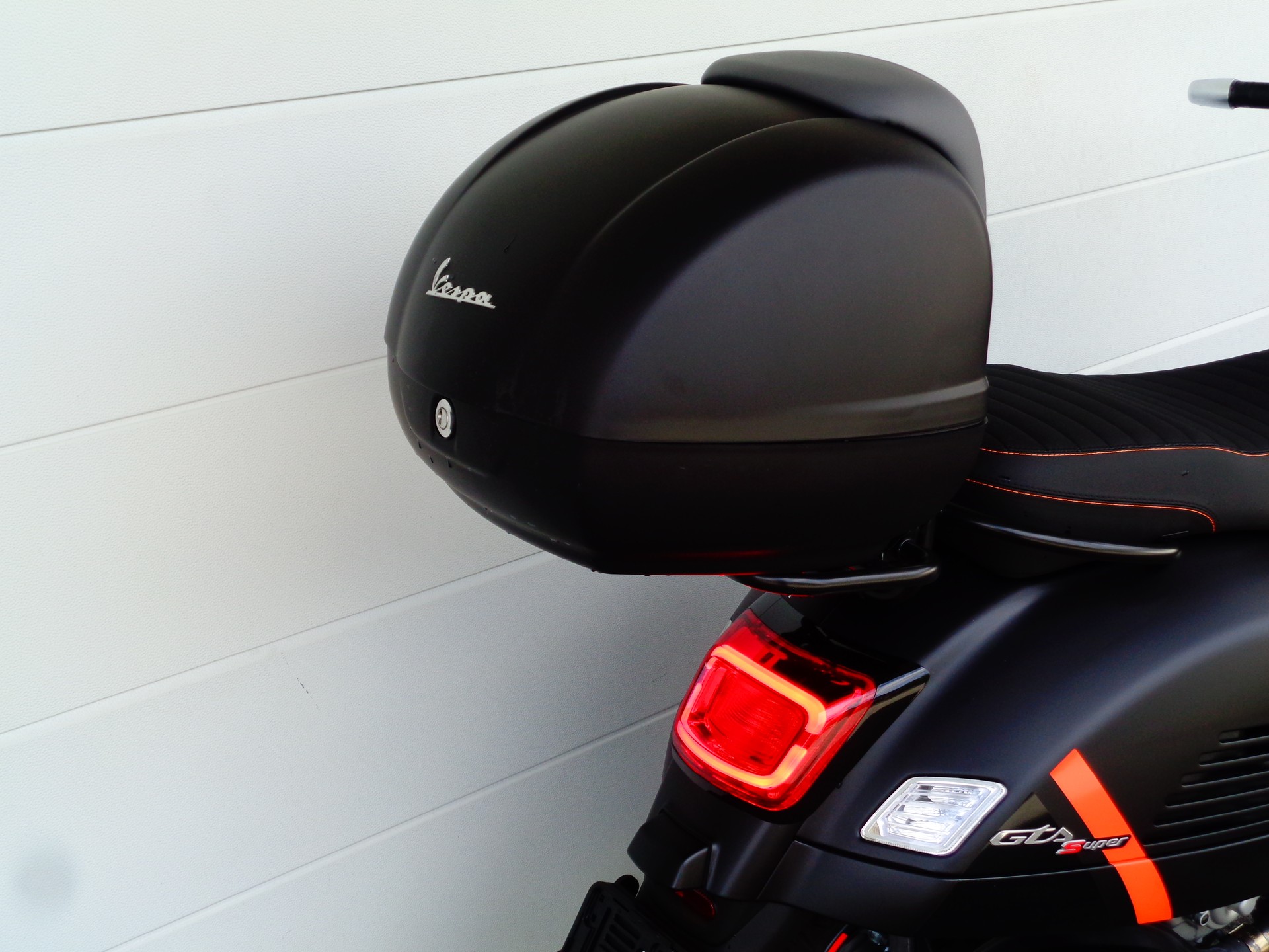 PIAGGIO Vespa GTS 300 Super Sport hpe ABS-image-3