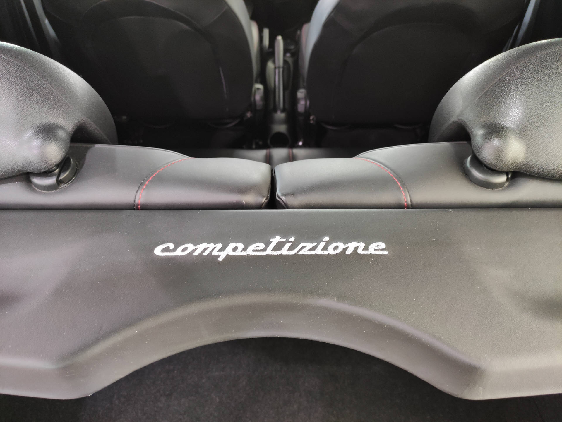 FIAT 595 Abarth 1.4 T-Jet 180 Competizione-image-14