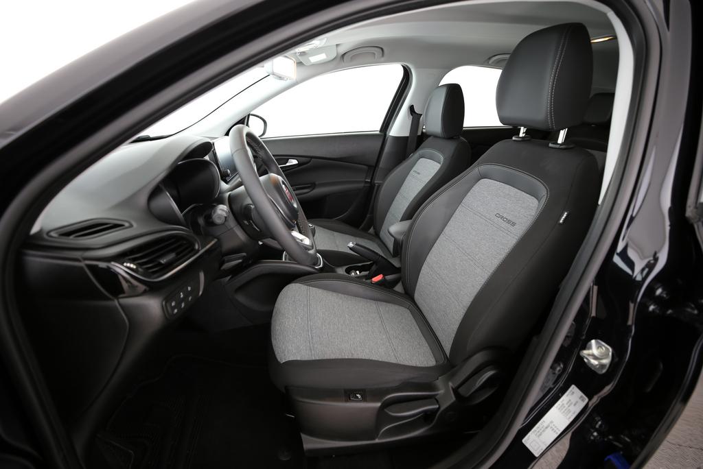 FIAT Tipo 1.0 T3 Cross-showroom-element-3