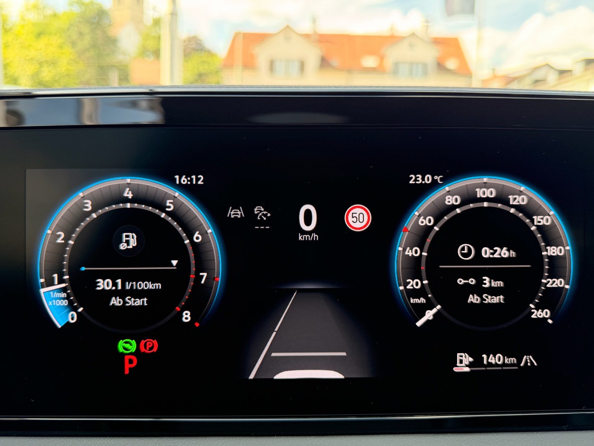 VW Tiguan 2.0 TSI 265 PS 4MOTION R-LINE *** ANHÄNGEKUPPLUNG & 360 GRAD KAMERA ***-image-9