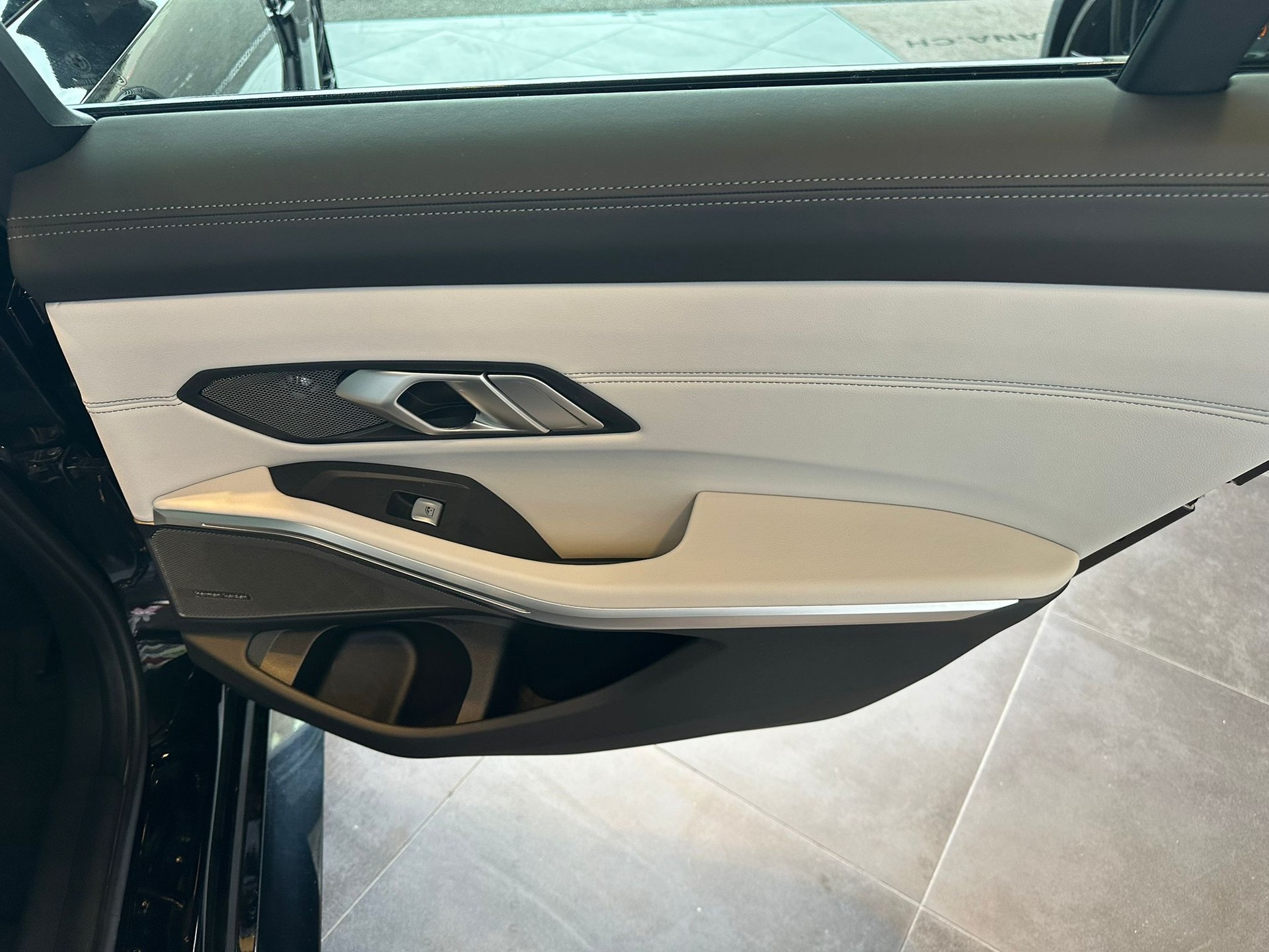 BMW M3 Touring xDrive Competition M-image-19