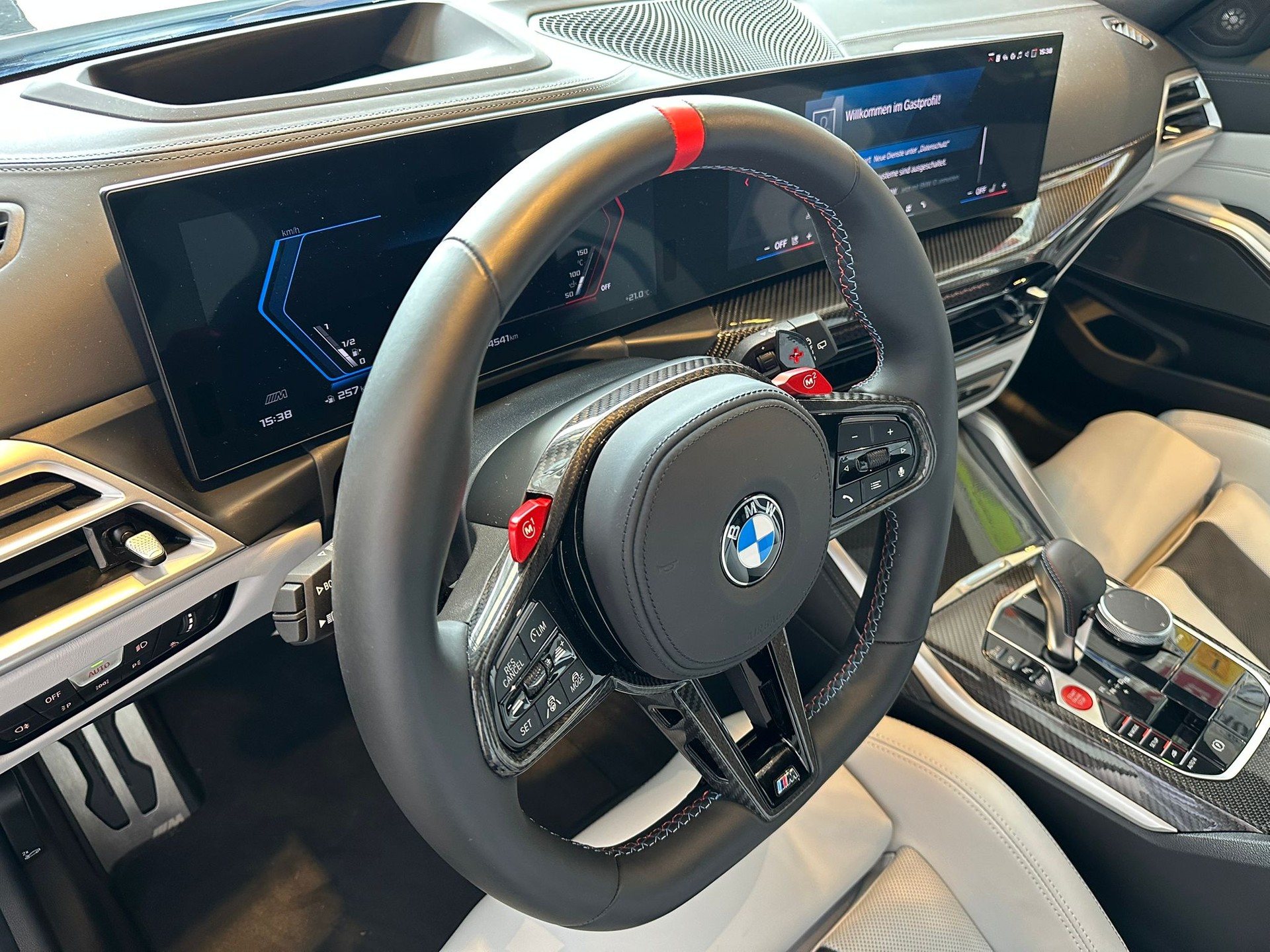 BMW M3 Touring xDrive Competition M-image-8